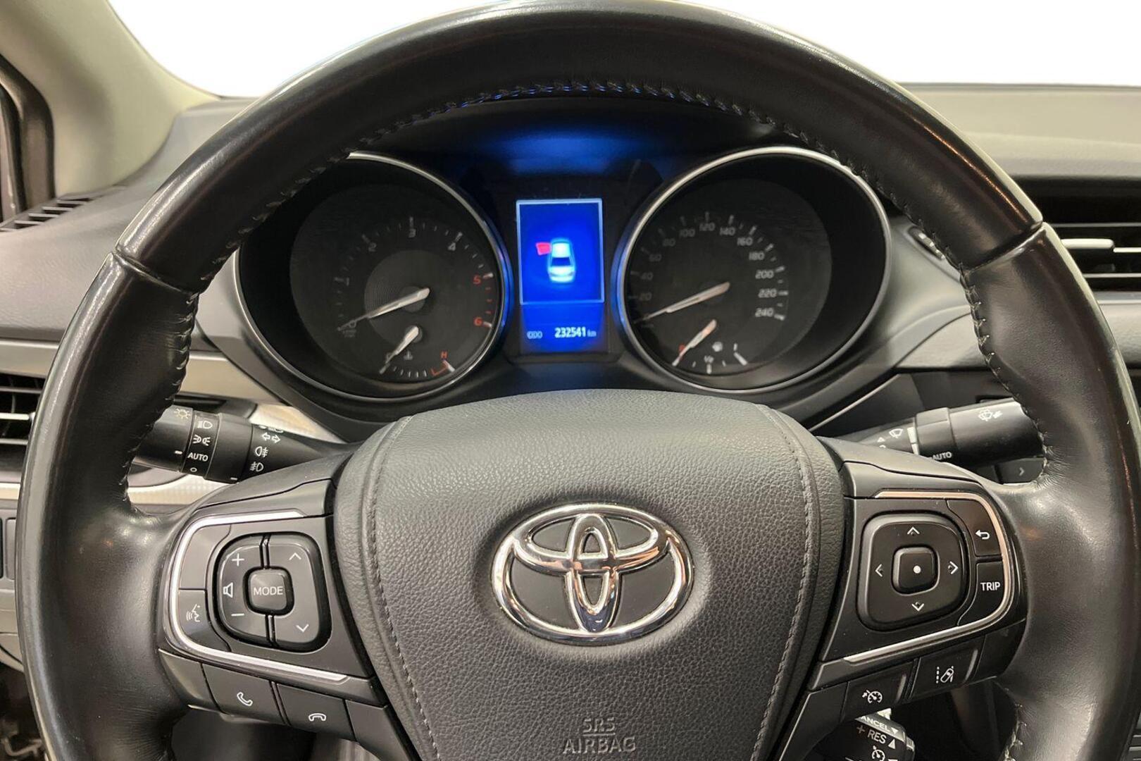 TOYOTA Avensis 12