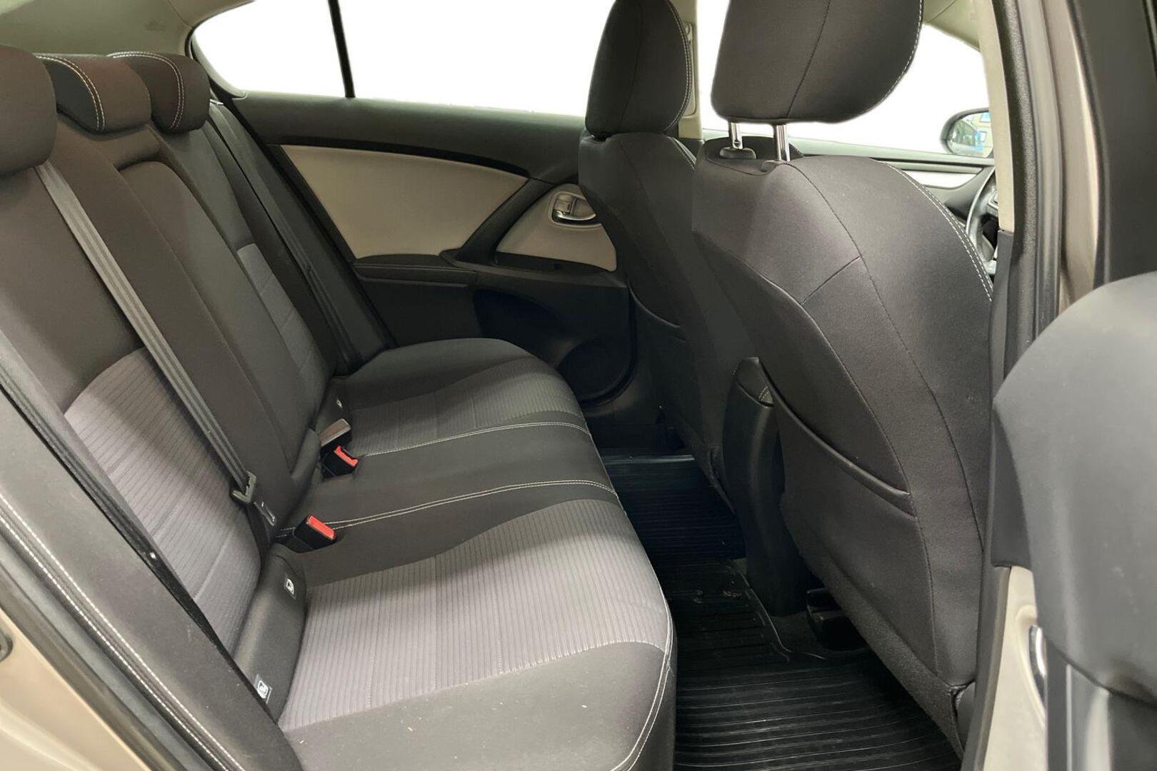 TOYOTA Avensis 16