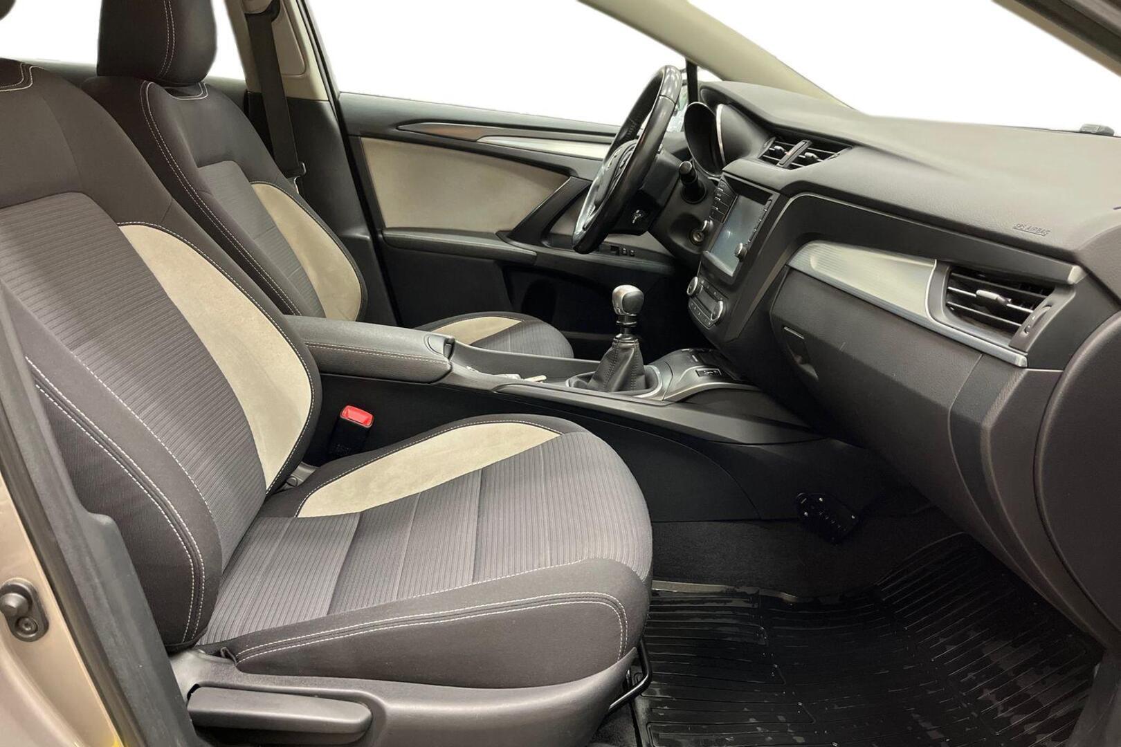 TOYOTA Avensis 17