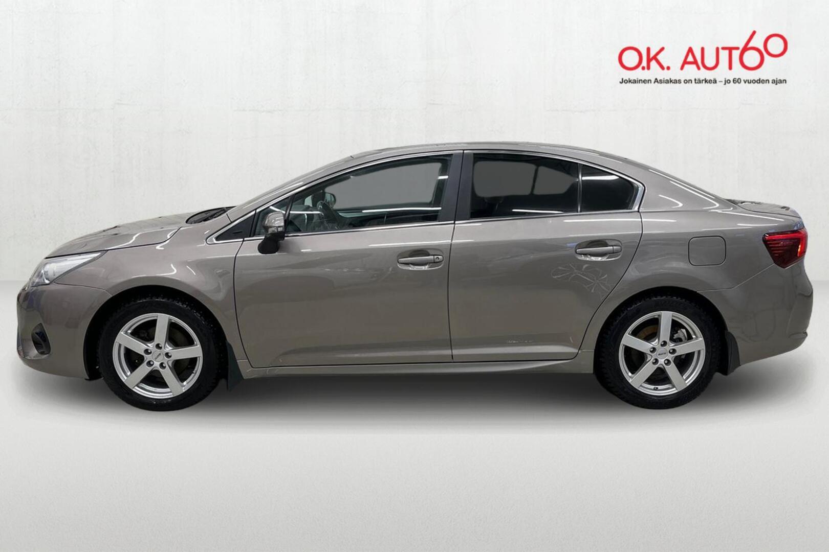 TOYOTA Avensis 2
