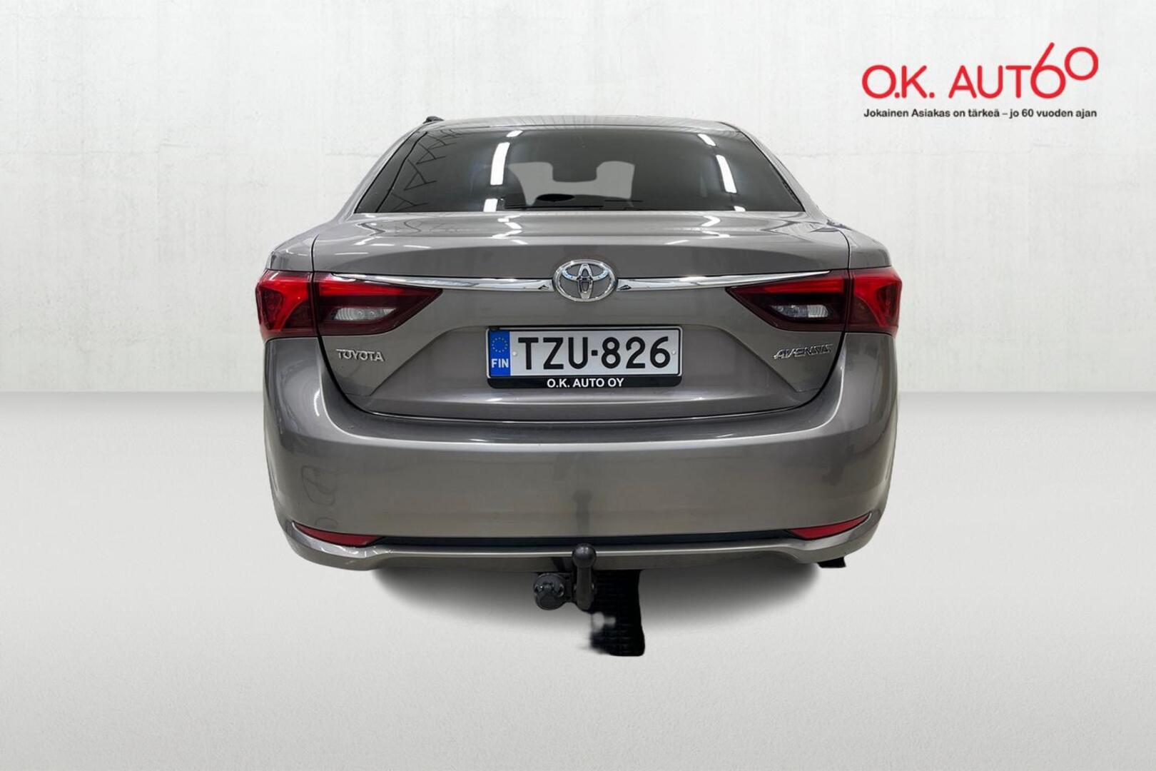 TOYOTA Avensis 4