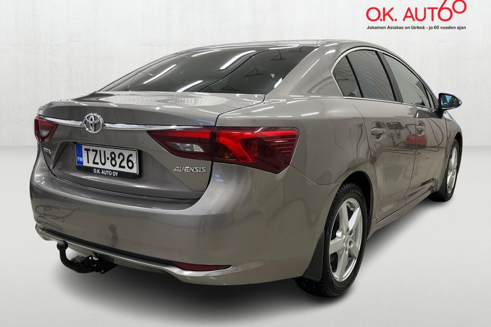 TOYOTA Avensis 5
