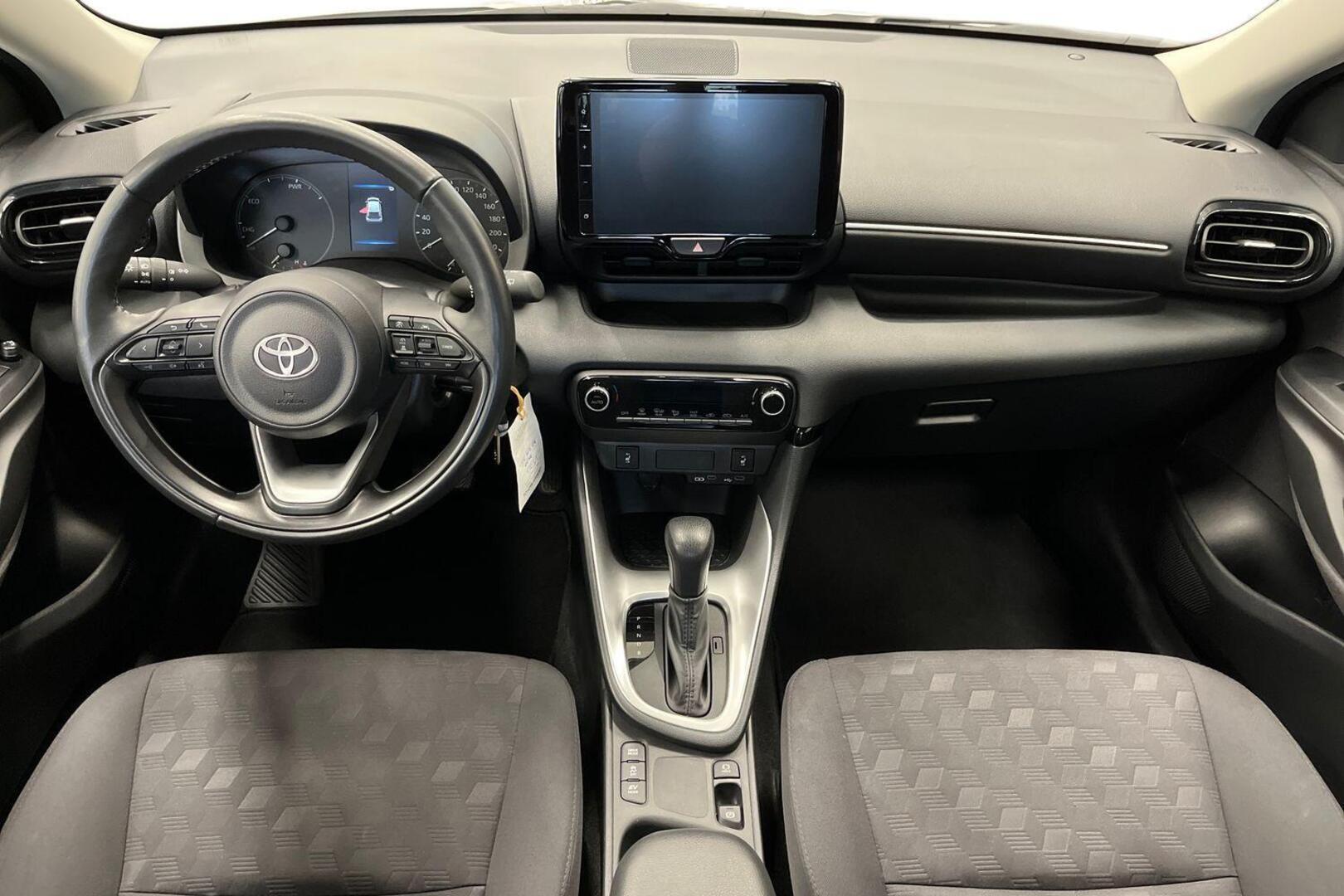 TOYOTA Yaris 12