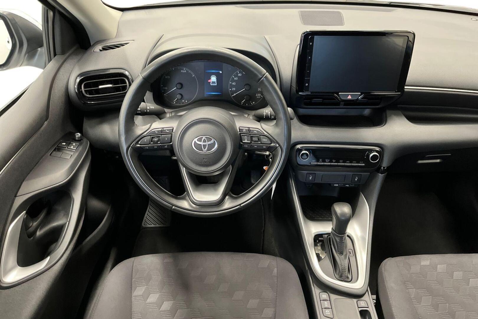 TOYOTA Yaris 13