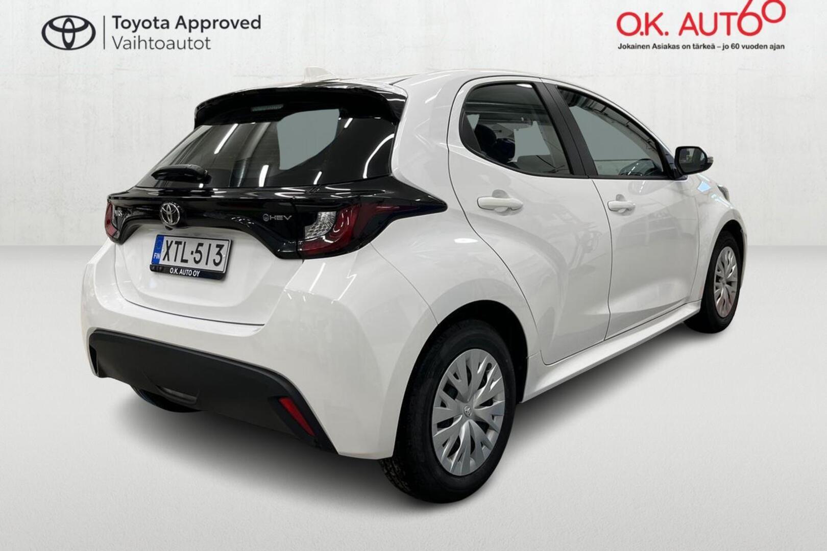 TOYOTA Yaris 7