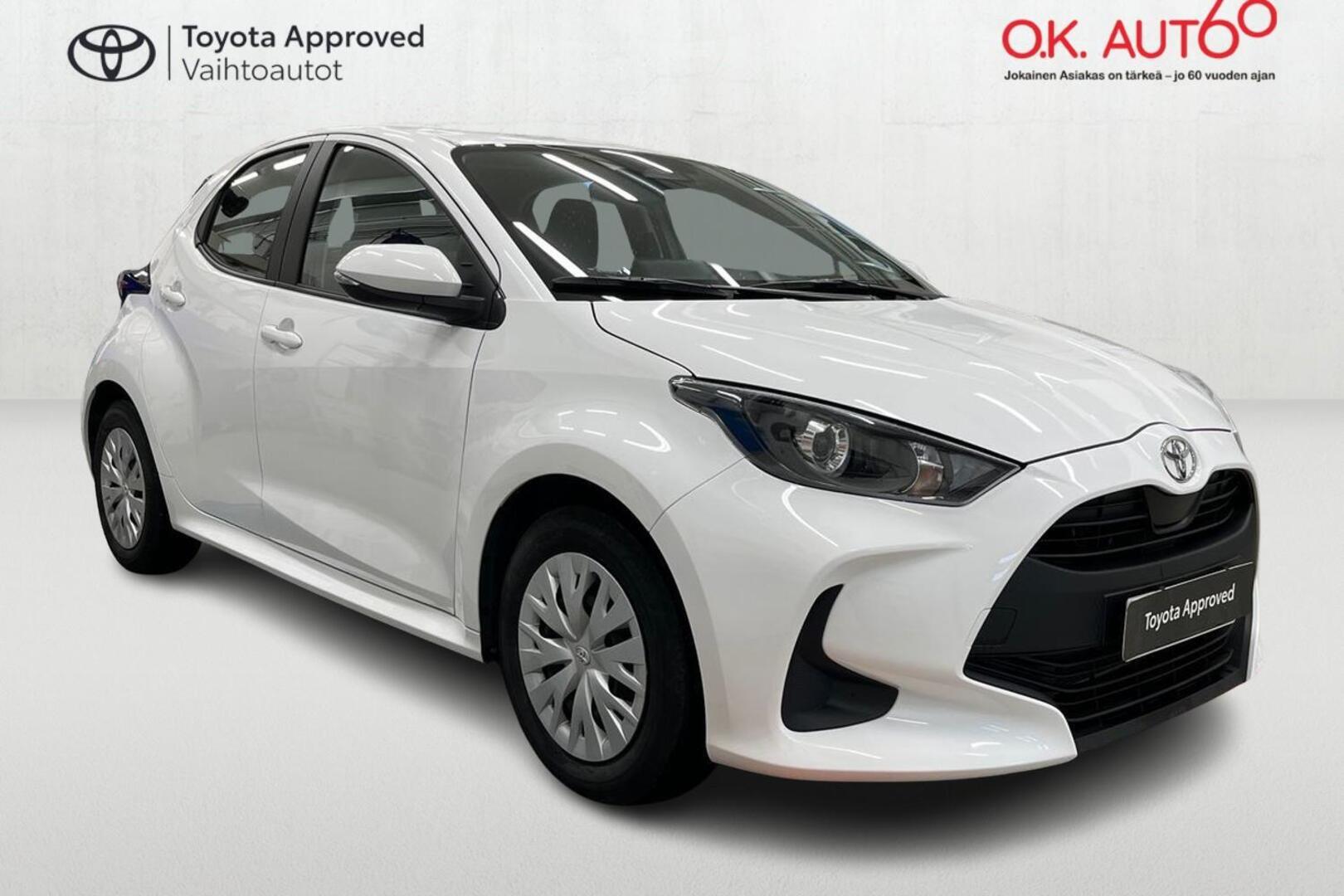 TOYOTA Yaris 8