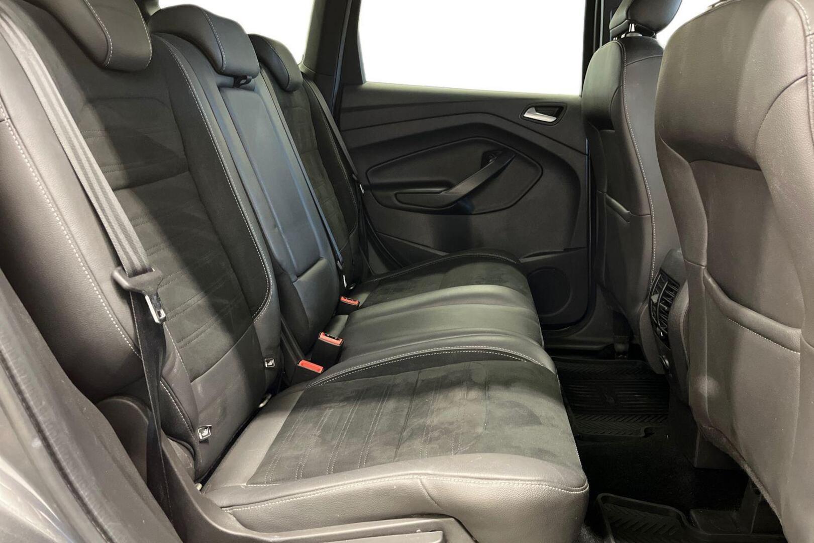 FORD Kuga 16