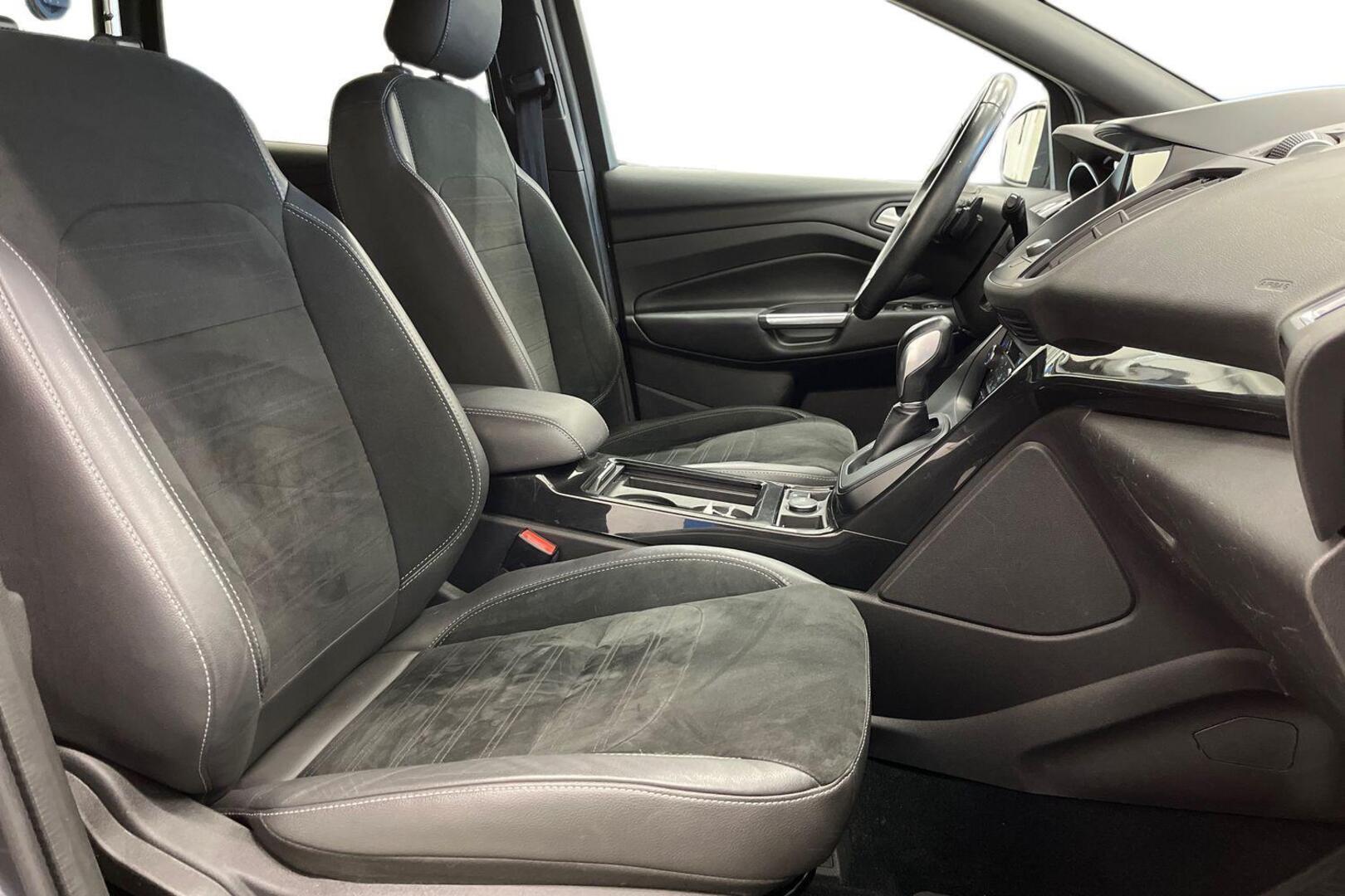FORD Kuga 17