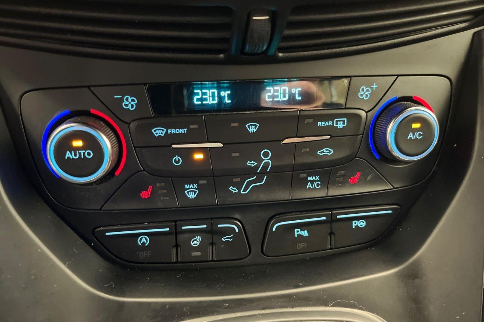 FORD Kuga 19