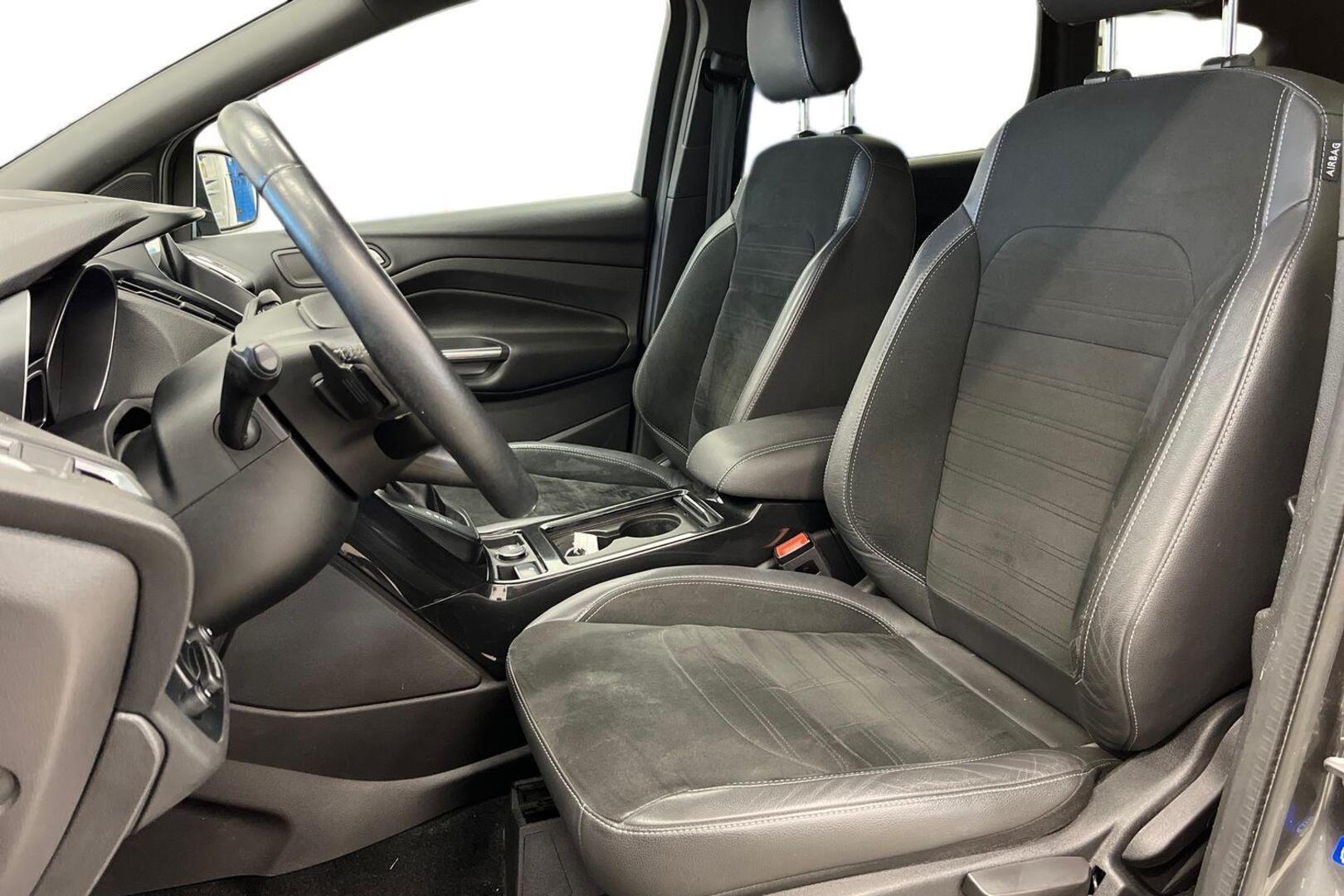 FORD Kuga 8