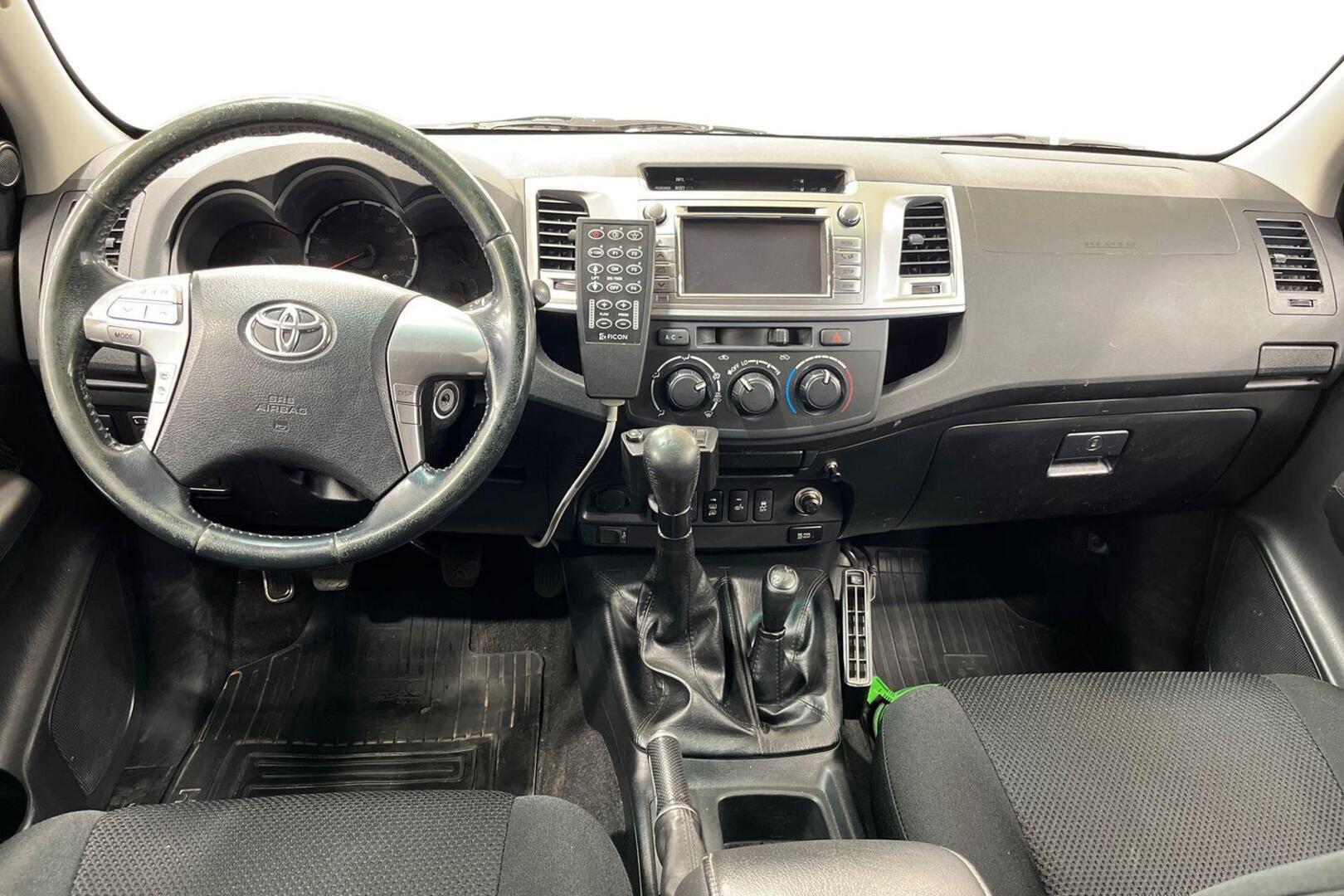 TOYOTA Hilux 10