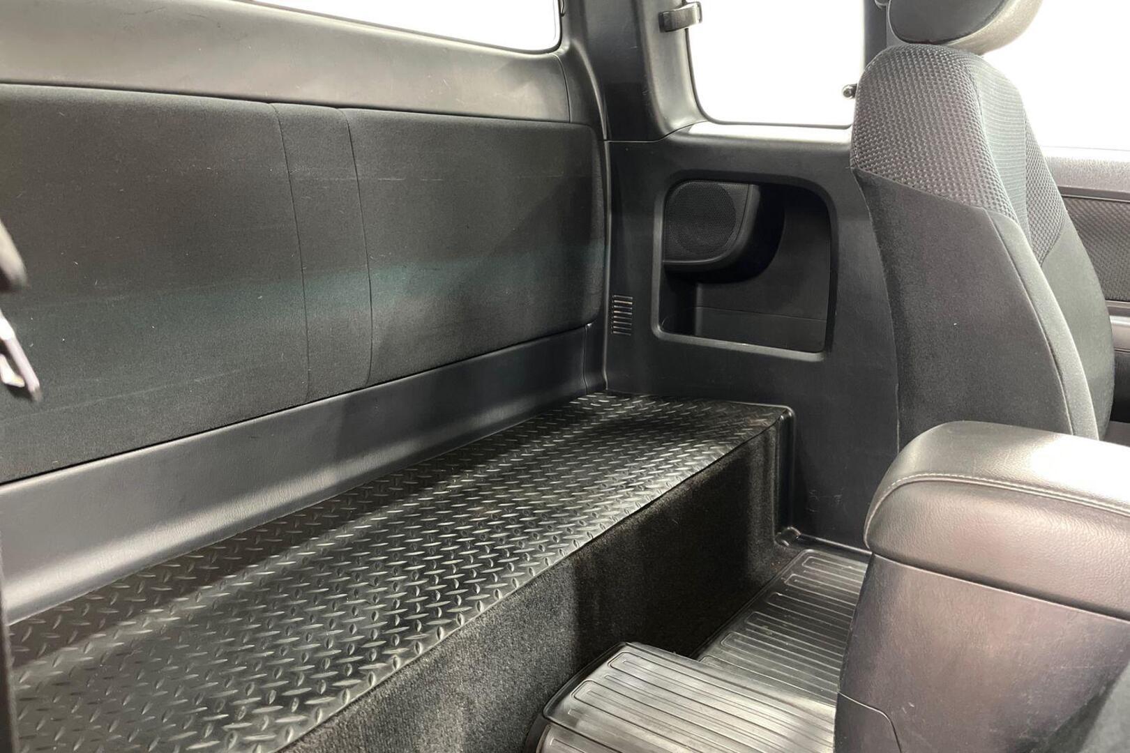 TOYOTA Hilux 16
