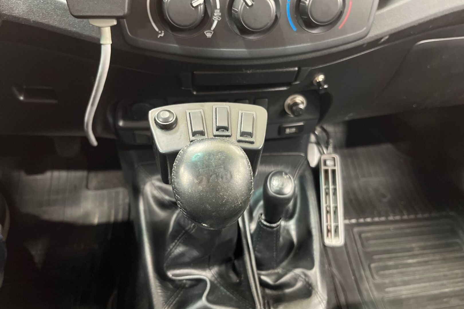 TOYOTA Hilux 19