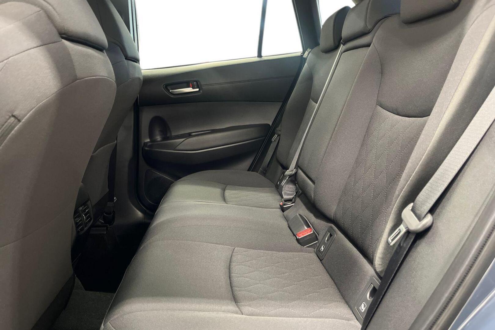 TOYOTA Corolla Cross 10