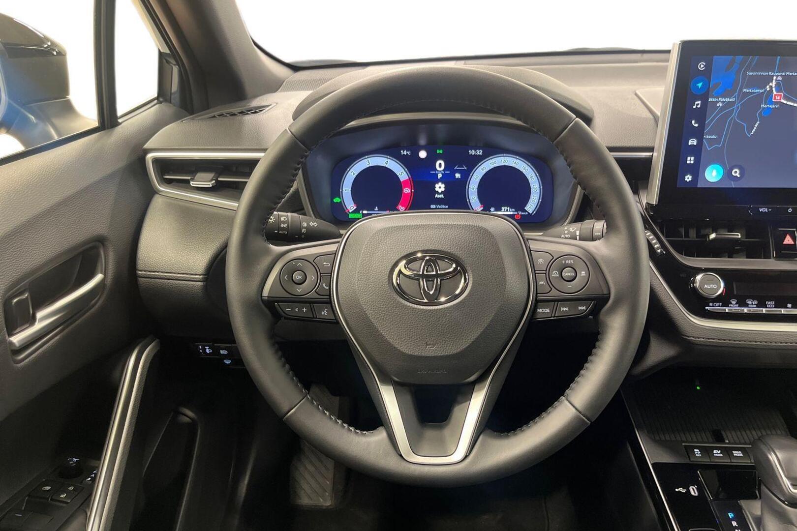 TOYOTA Corolla Cross 13