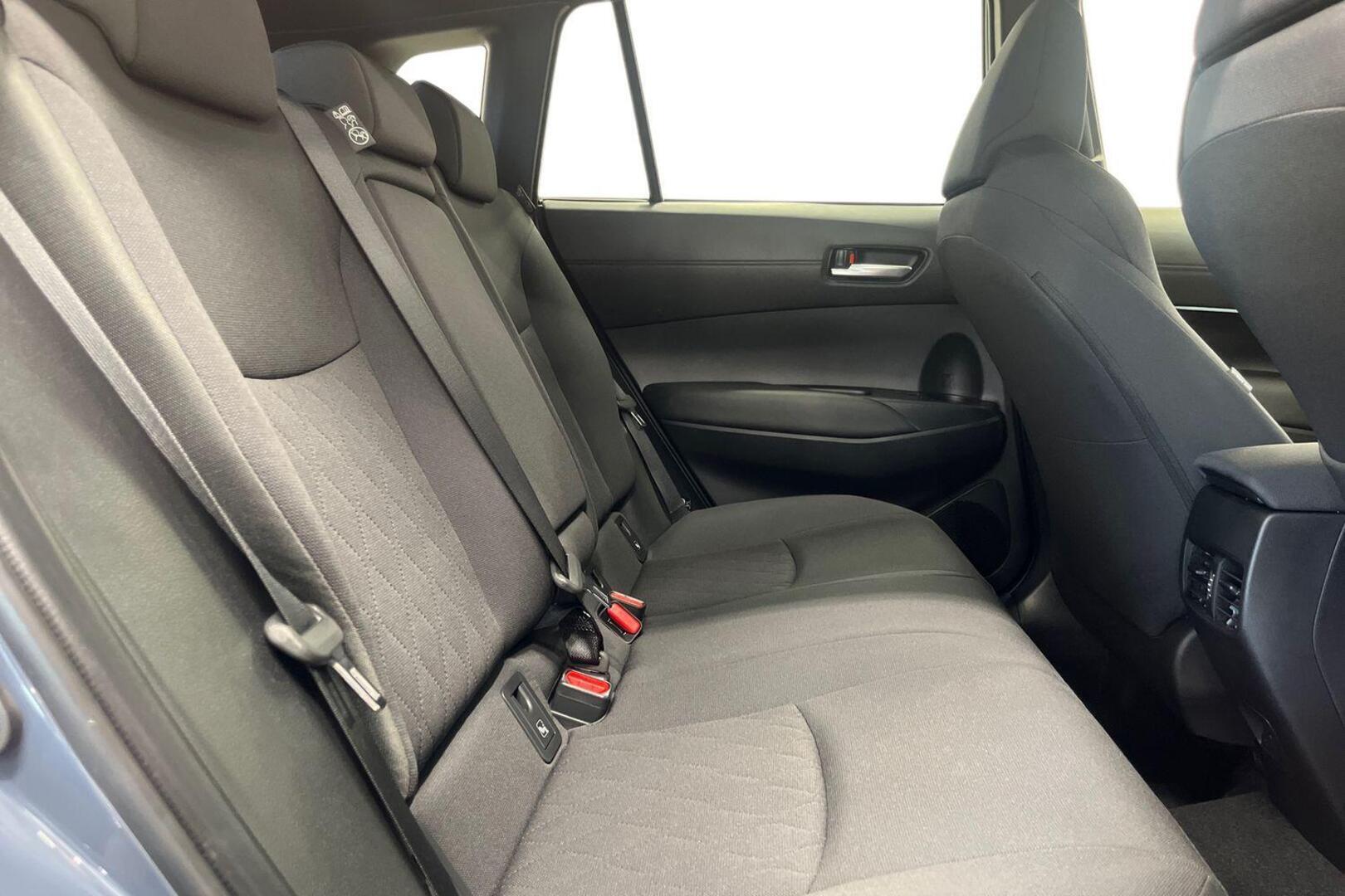 TOYOTA Corolla Cross 17