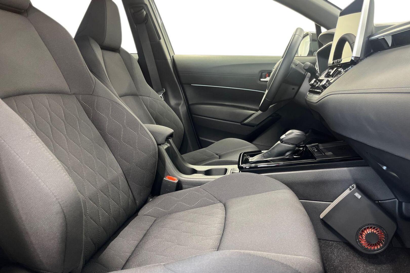 TOYOTA Corolla Cross 18