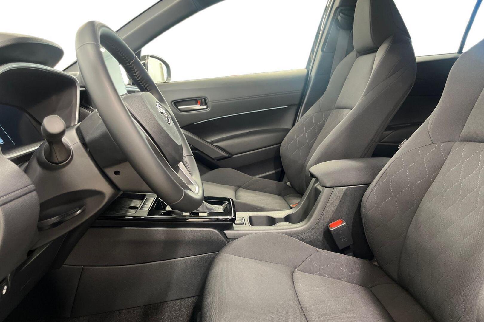 TOYOTA Corolla Cross 9