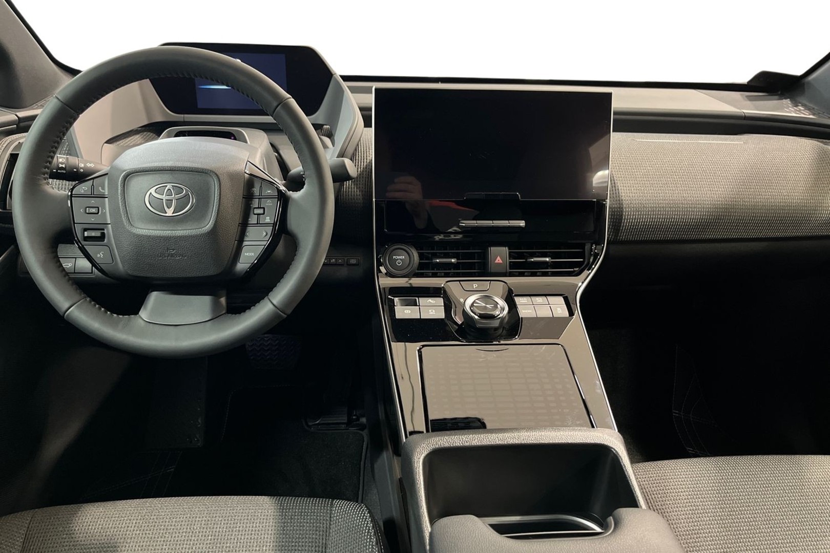 TOYOTA bZ4X 10