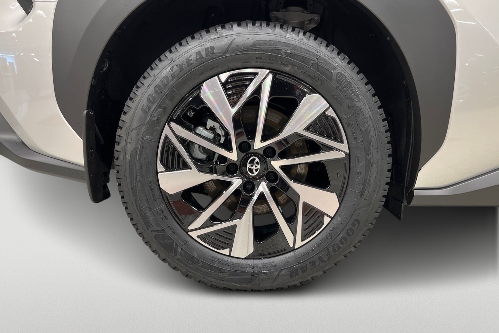 TOYOTA bZ4X 18