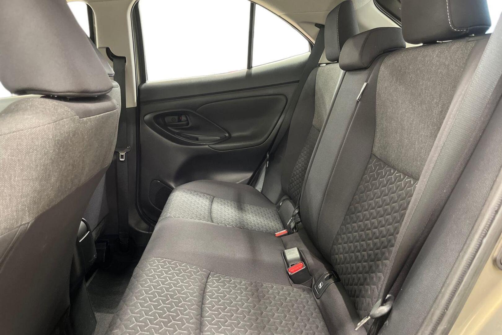 TOYOTA Yaris Cross 11
