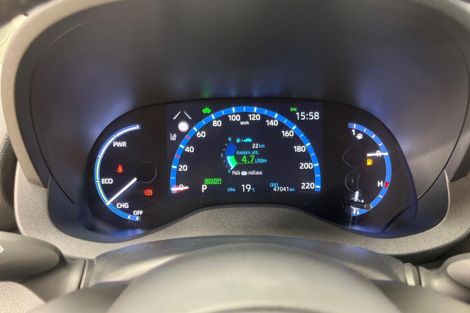 TOYOTA Yaris Cross 15