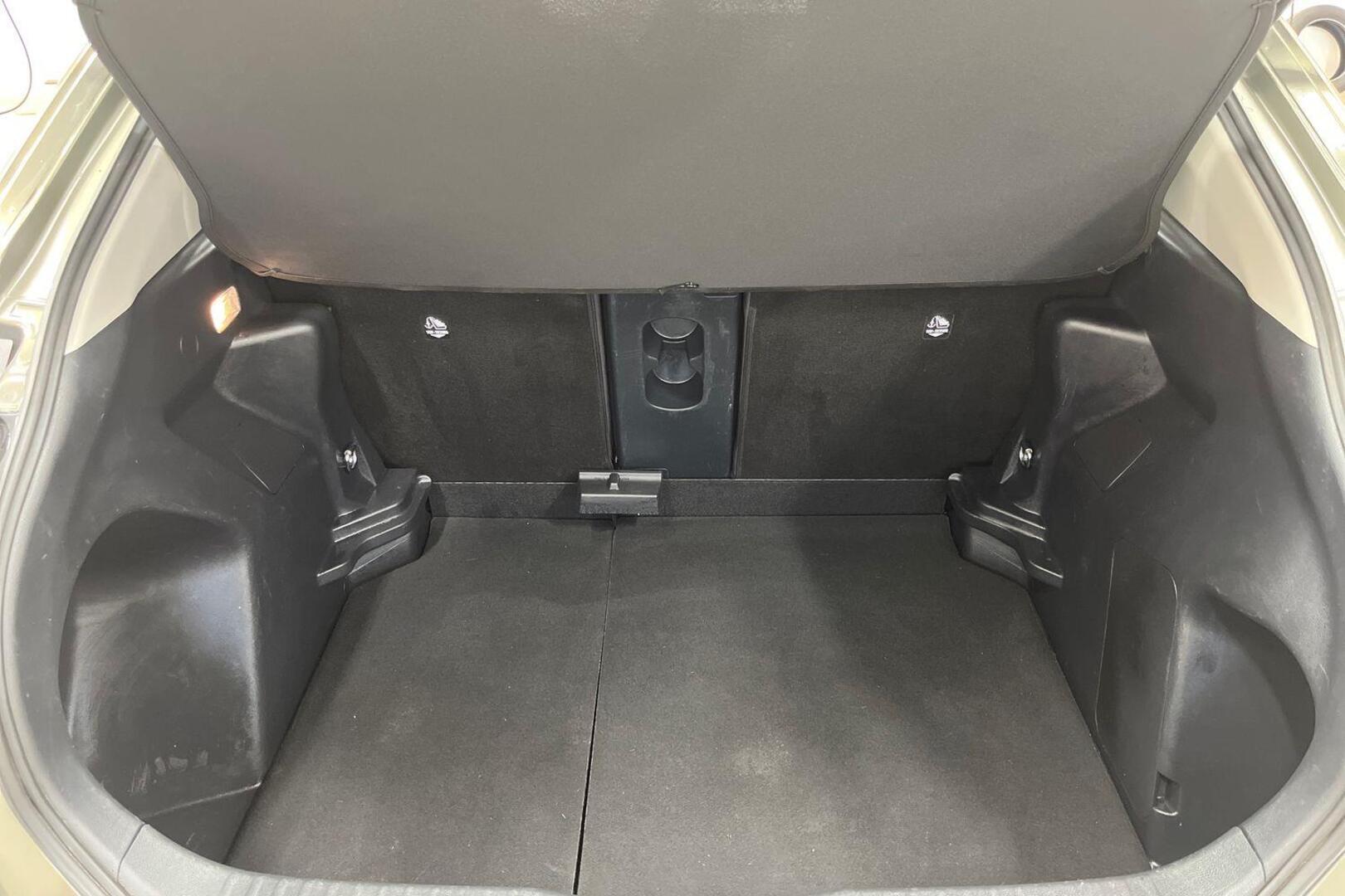 TOYOTA Yaris Cross 17
