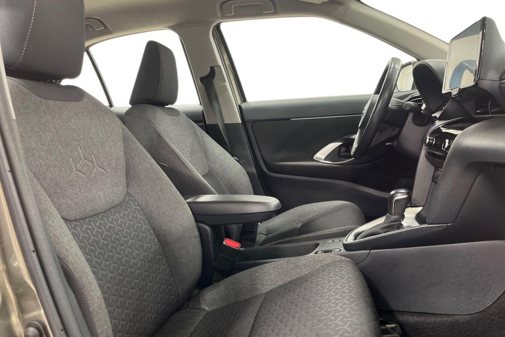 TOYOTA Yaris Cross 19