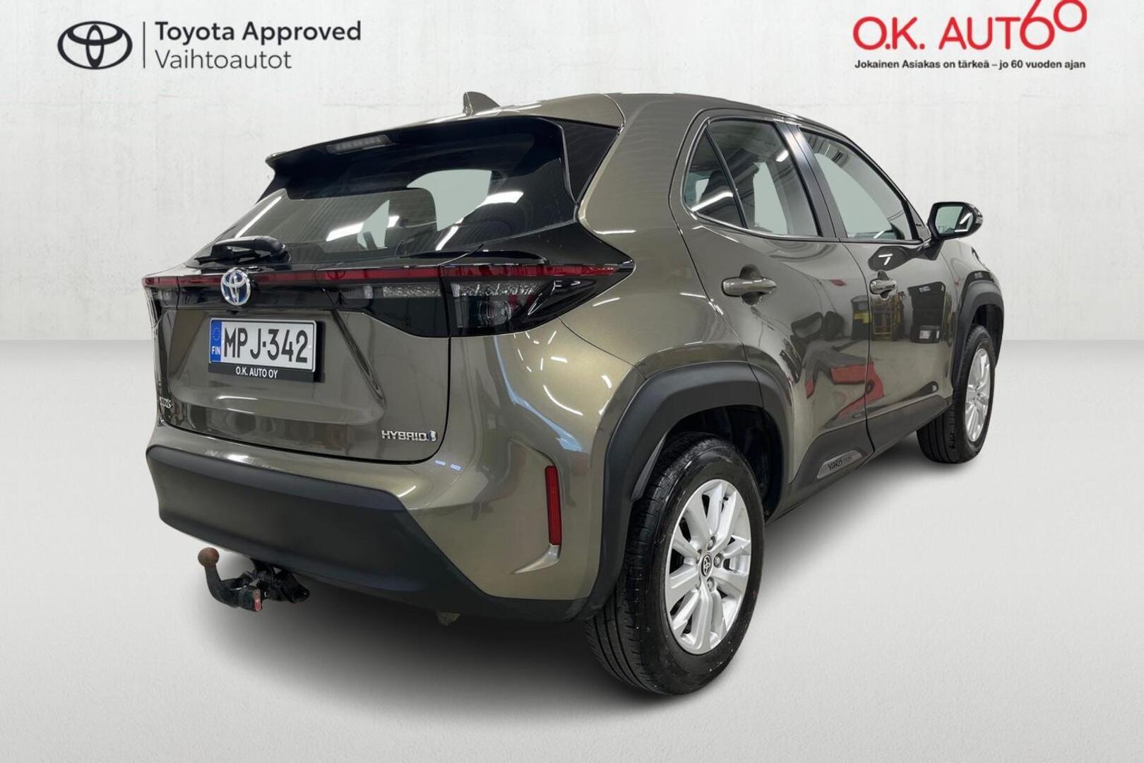 TOYOTA Yaris Cross 7