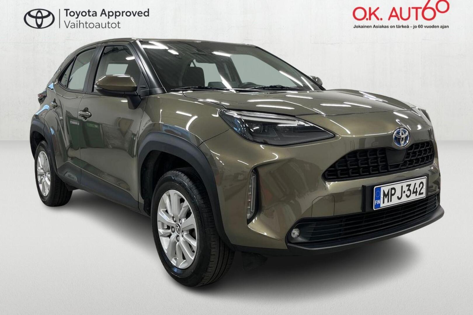 TOYOTA Yaris Cross 8