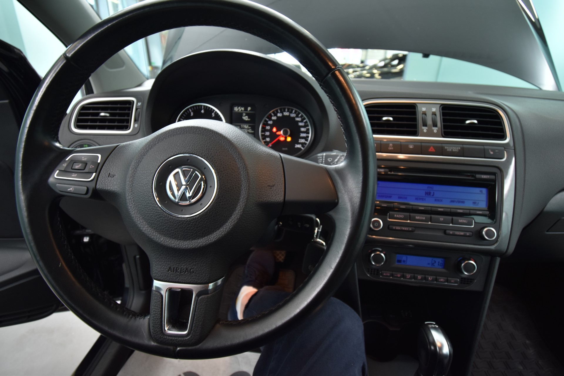 VOLKSWAGEN Polo 2011