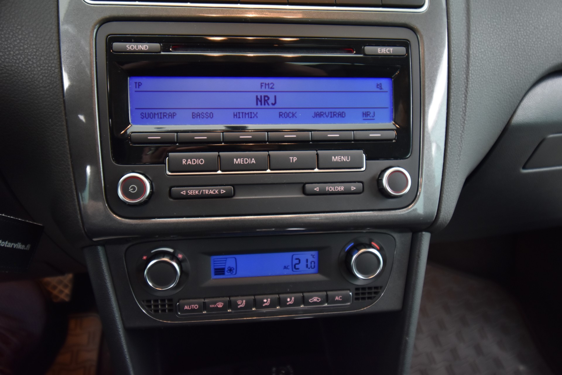 VOLKSWAGEN Polo 2011