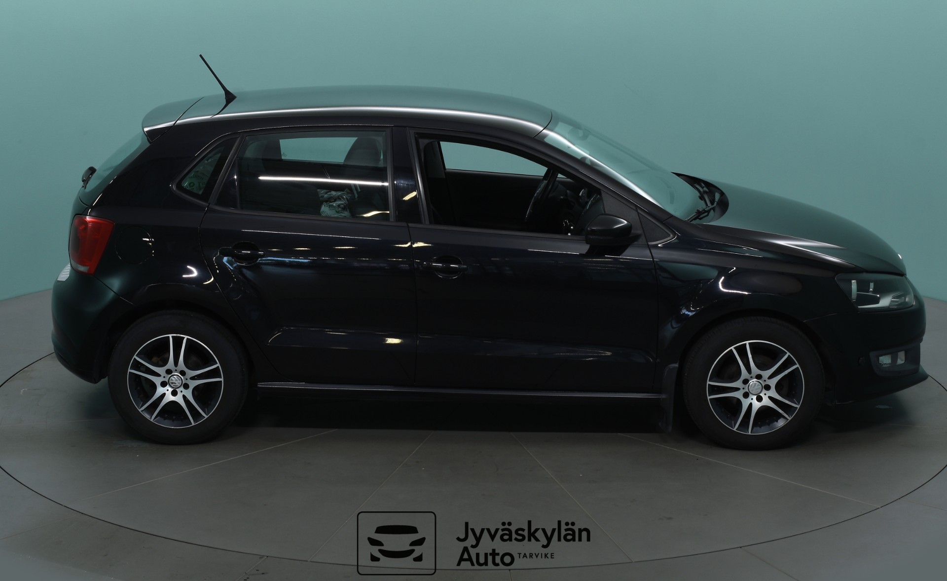 VOLKSWAGEN Polo 2011