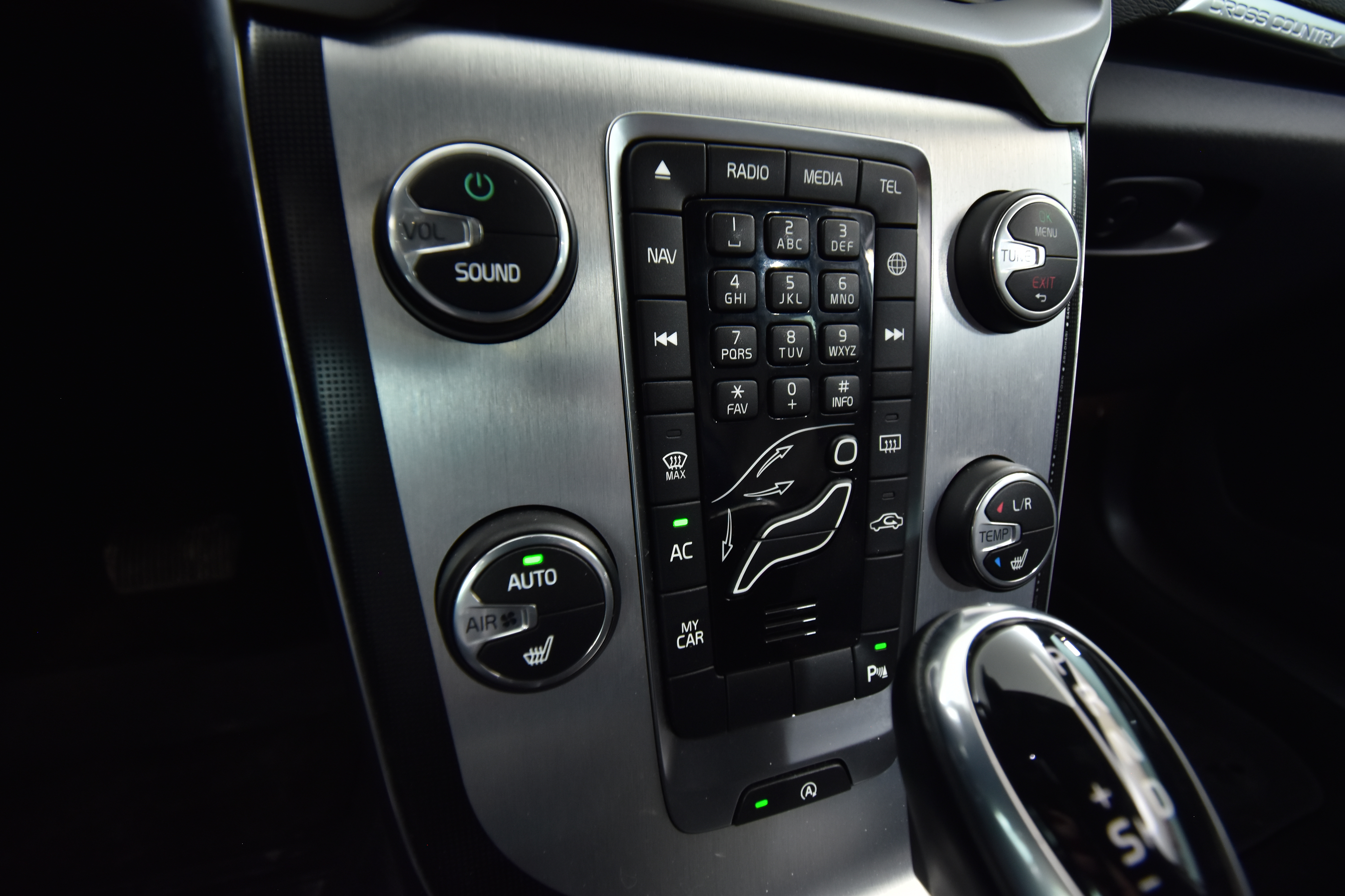 VOLVO V40 Cross Country 2015