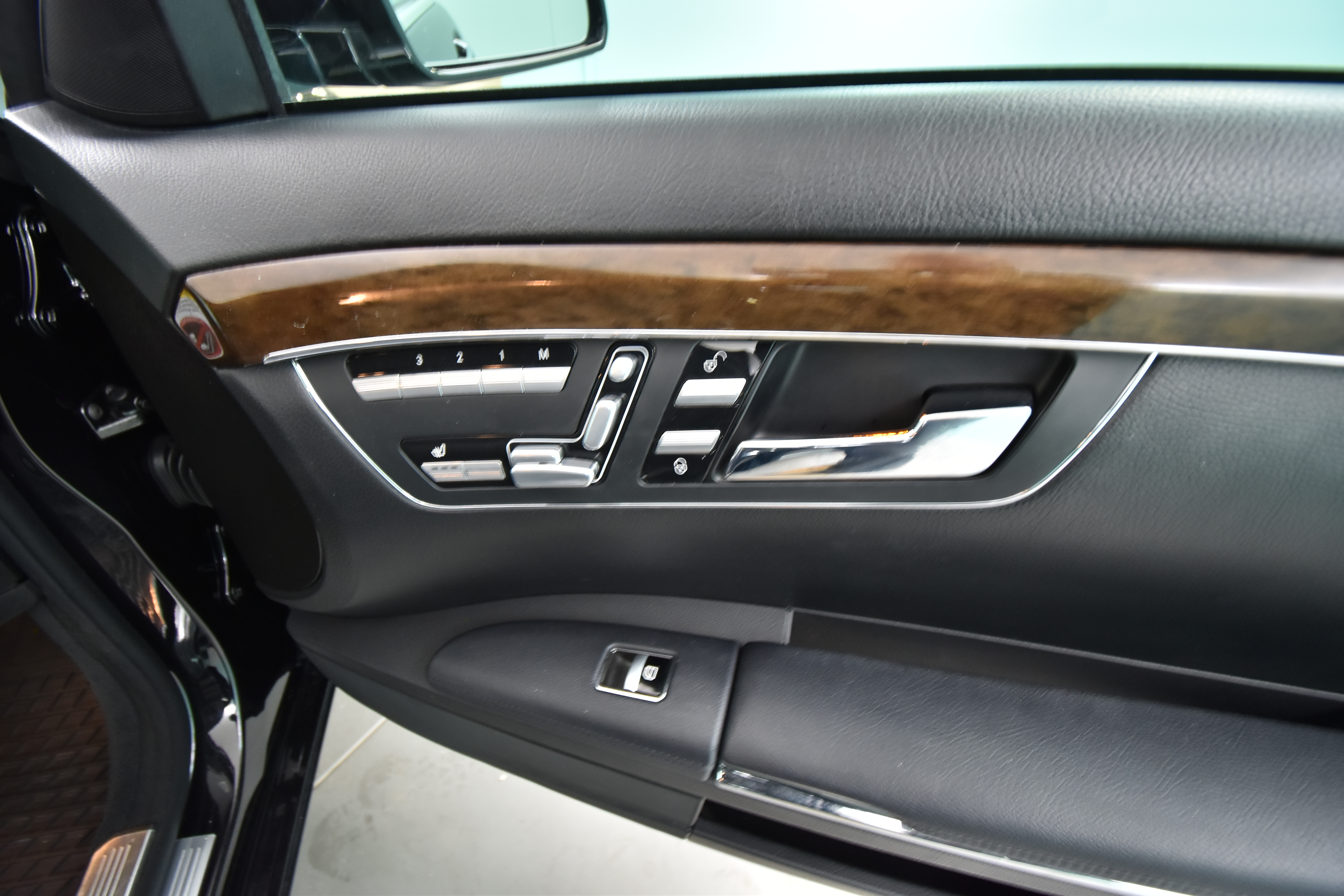 MERCEDES-BENZ S 2012