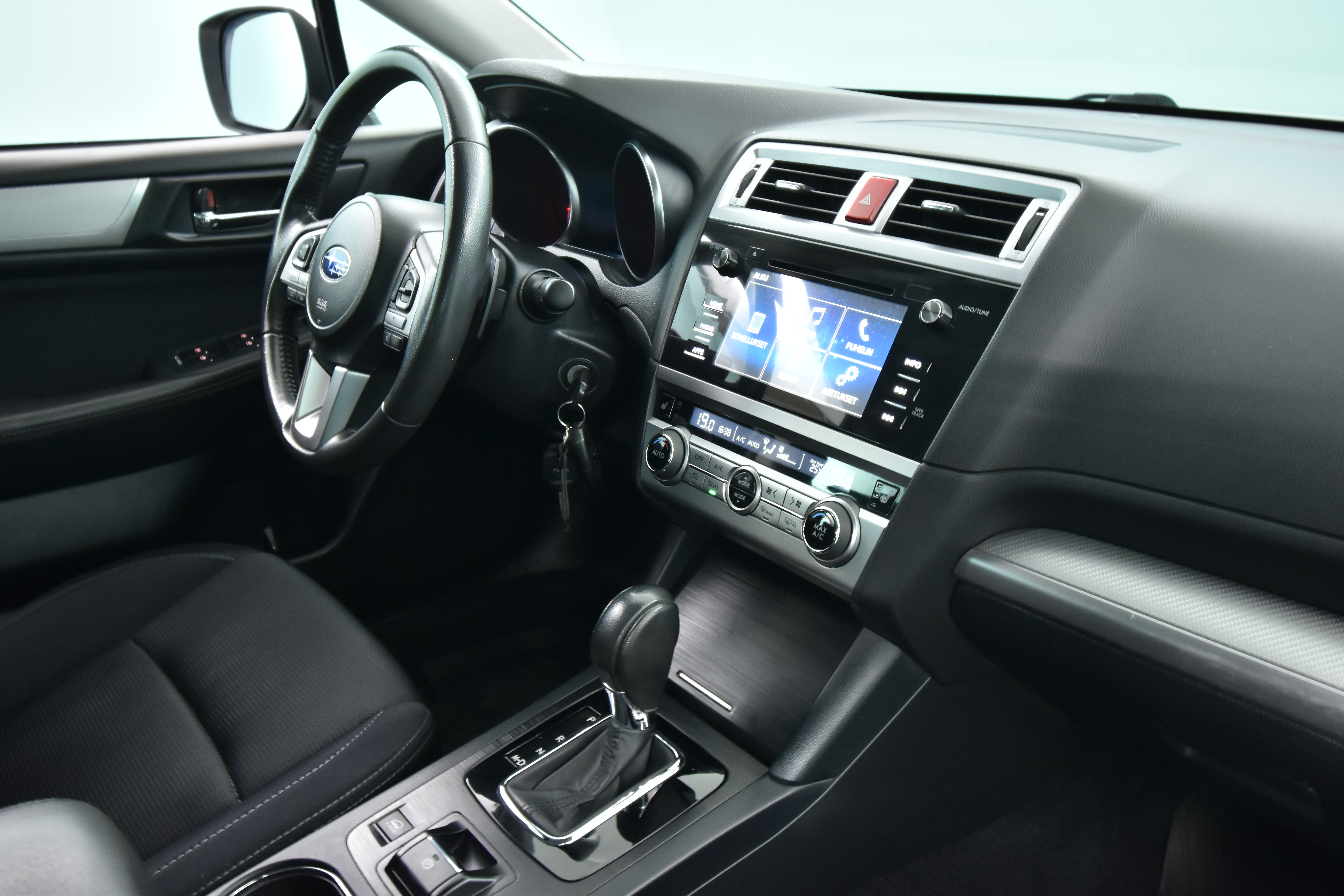 SUBARU Outback 2015