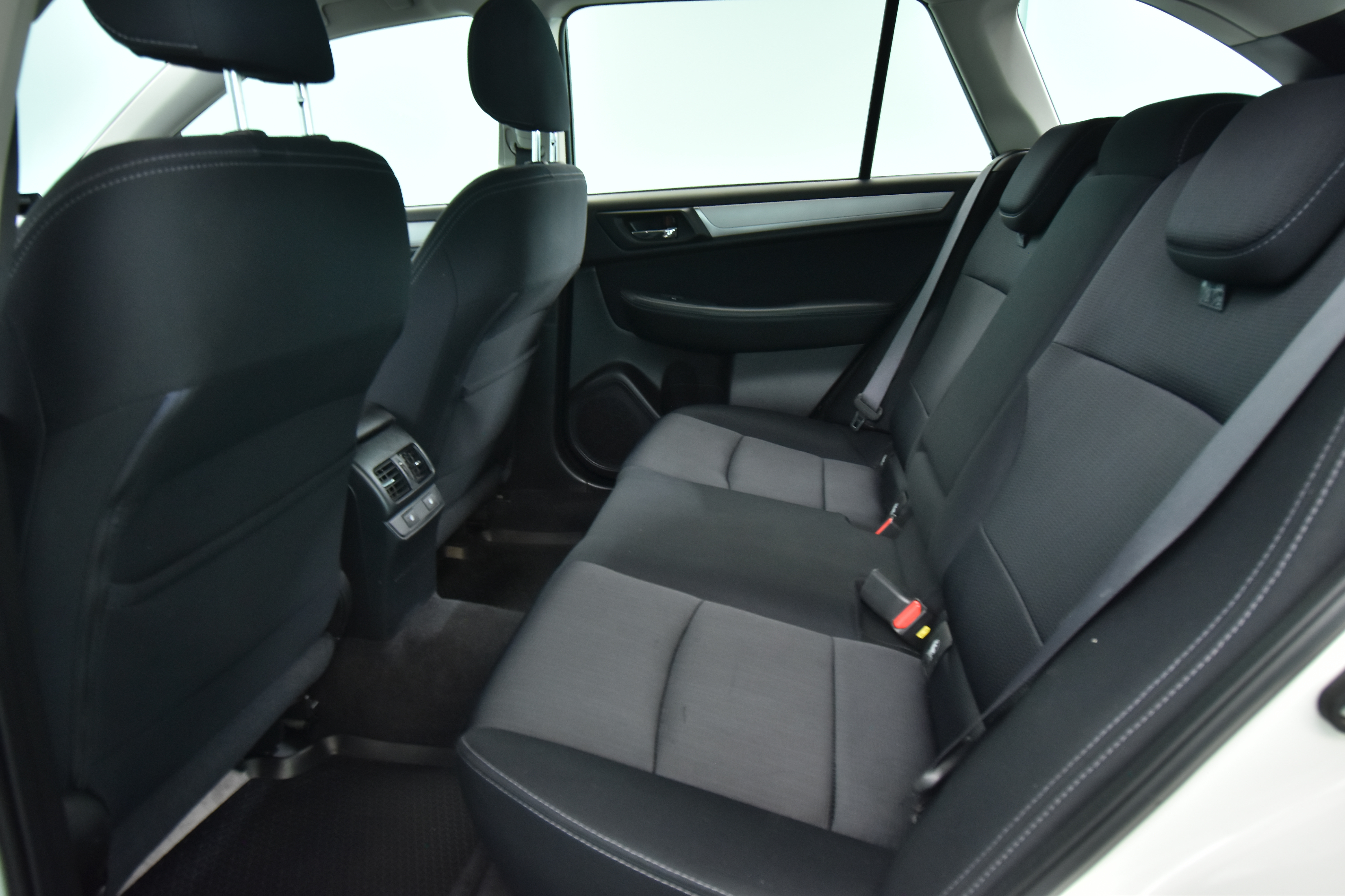 SUBARU Outback 2015
