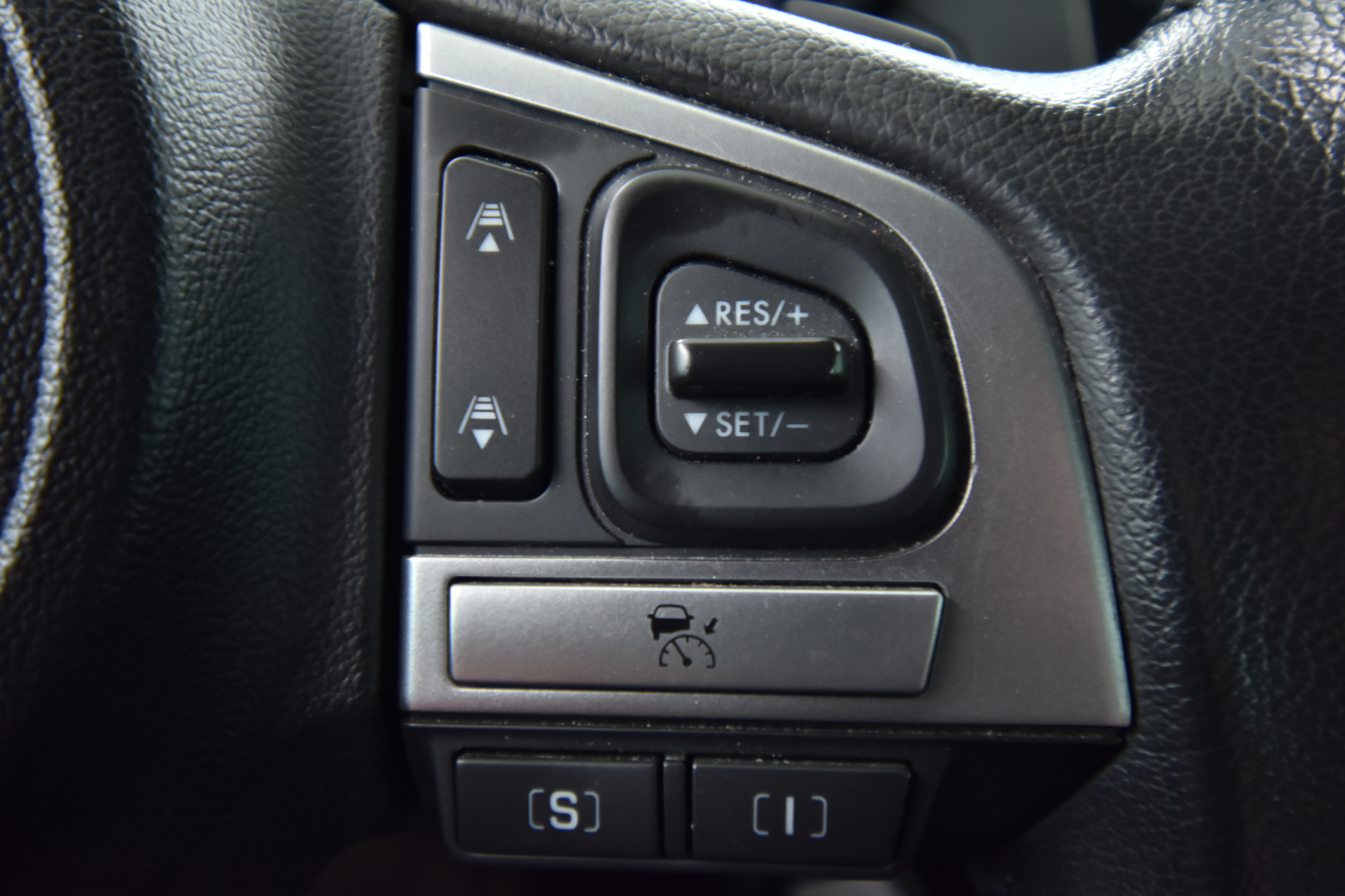 SUBARU Outback 2015