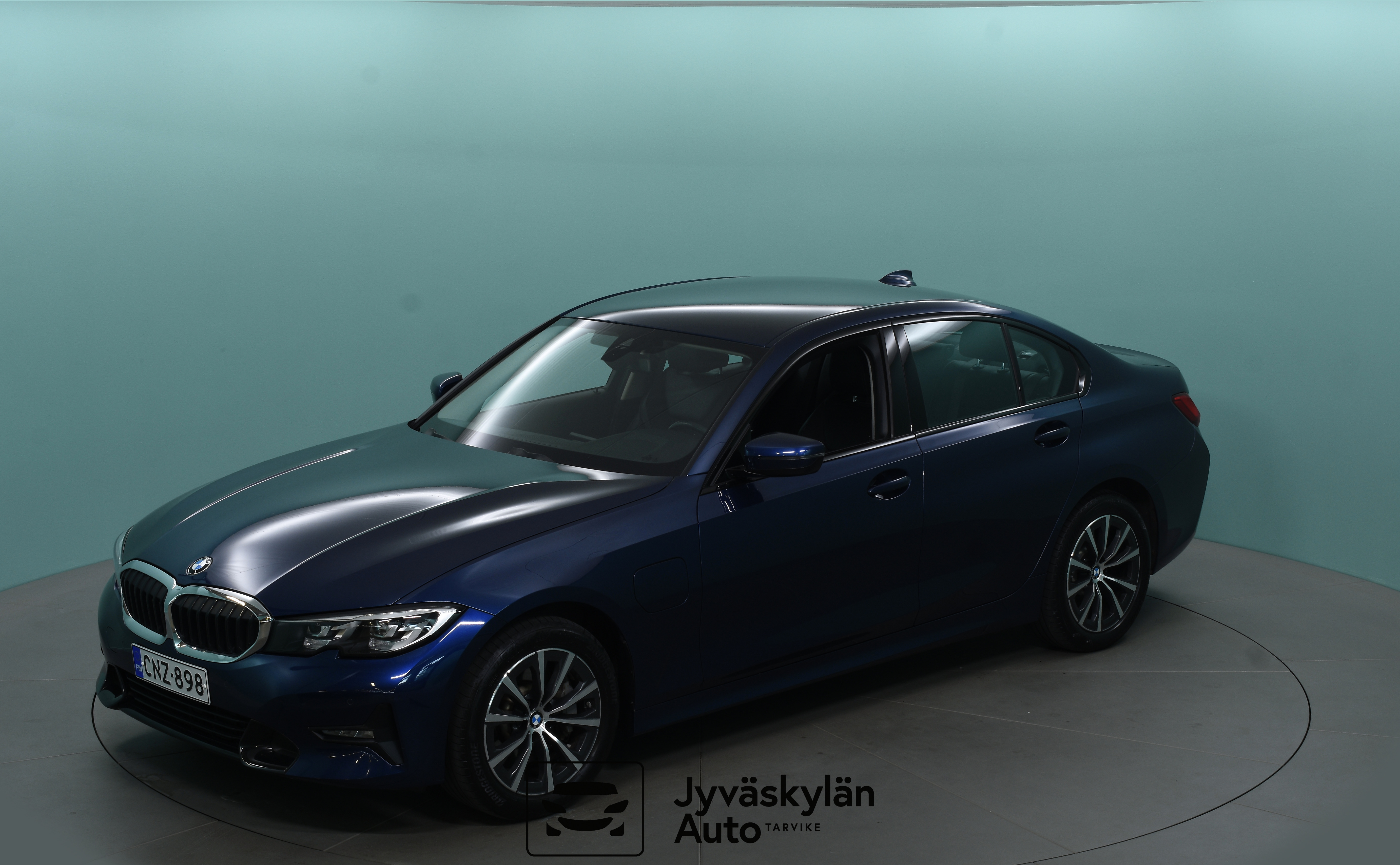 BMW 330 2020