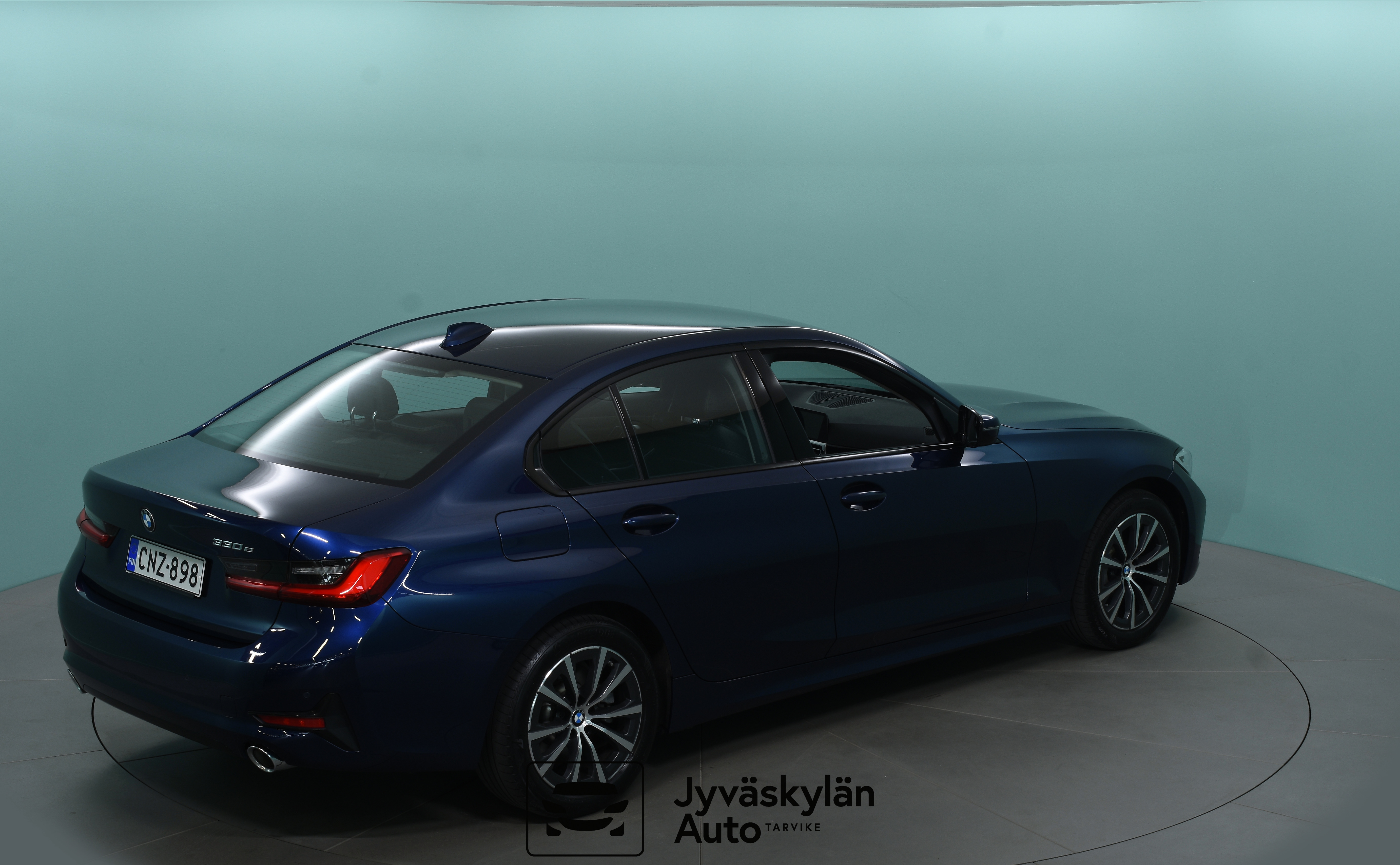 BMW 330 2020