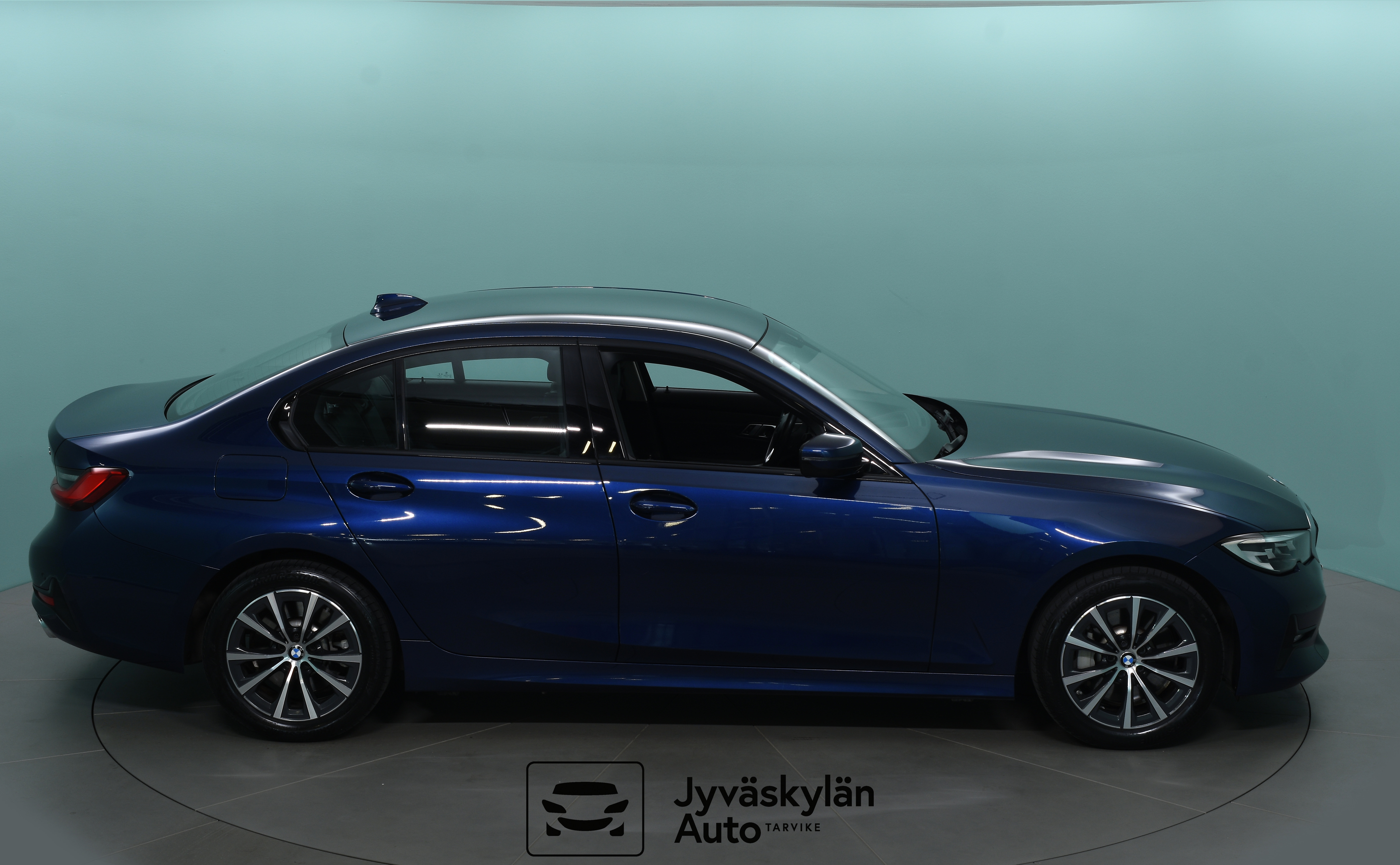 BMW 330 2020