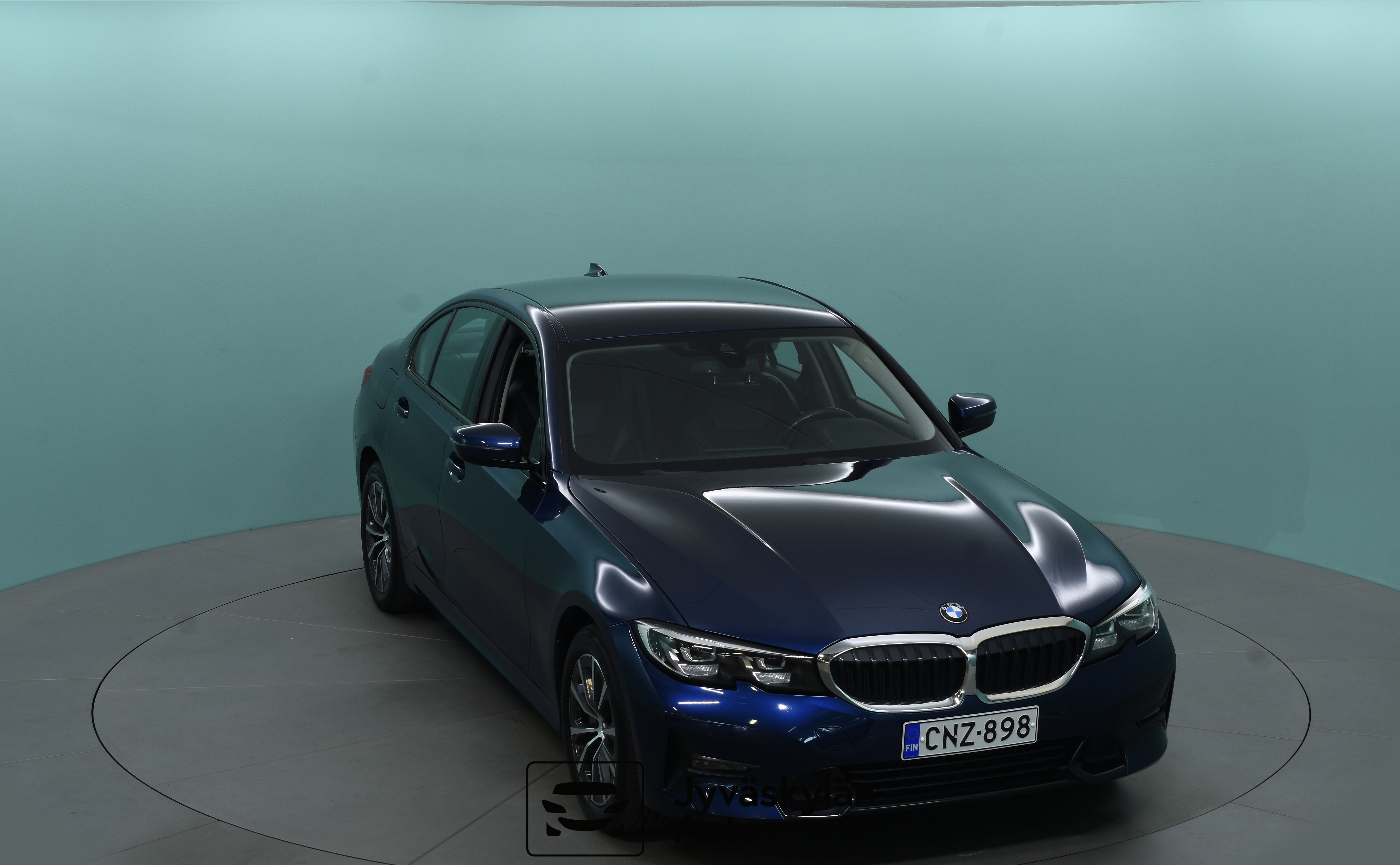 BMW 330 2020