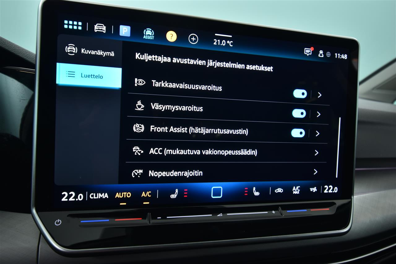 VOLKSWAGEN Golf 2024