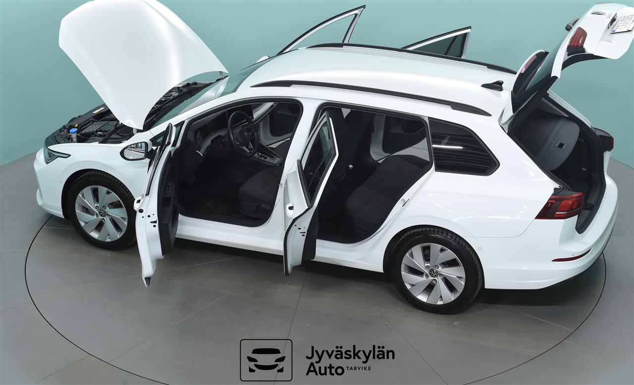 VOLKSWAGEN Golf 2024