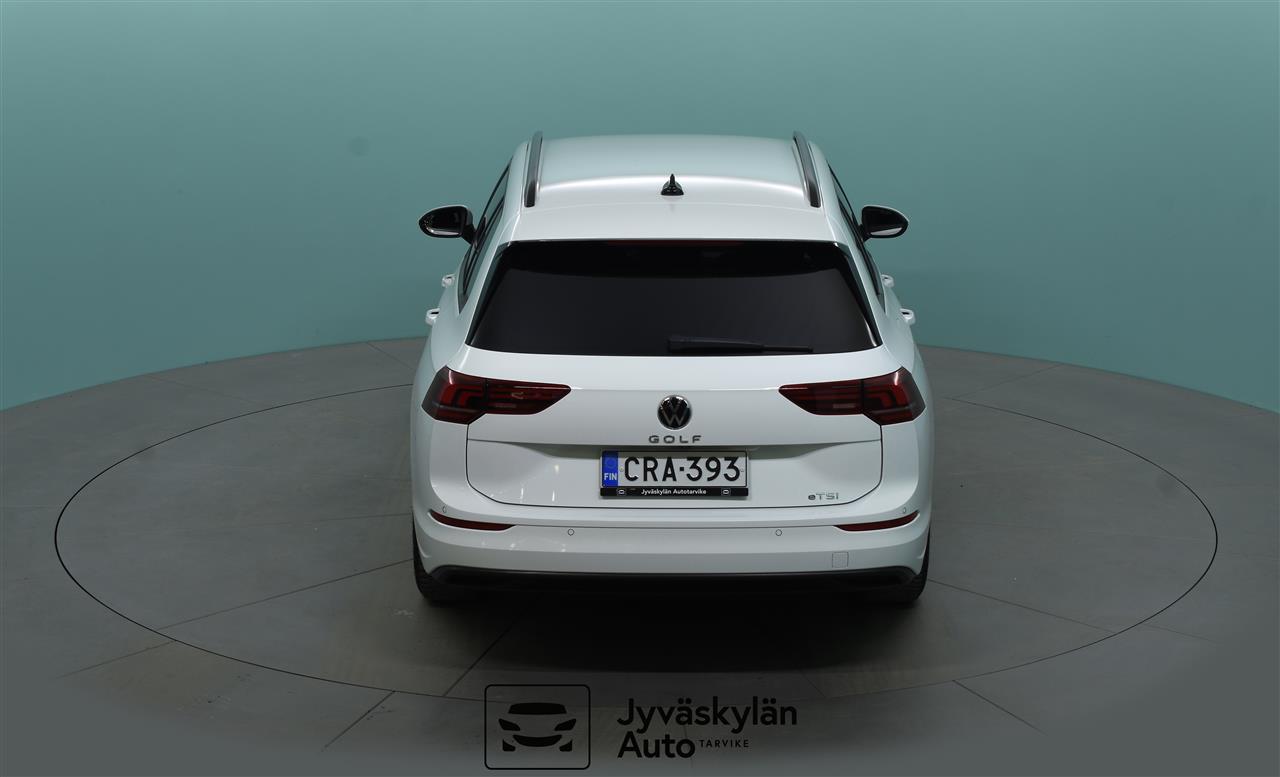 VOLKSWAGEN Golf 2024