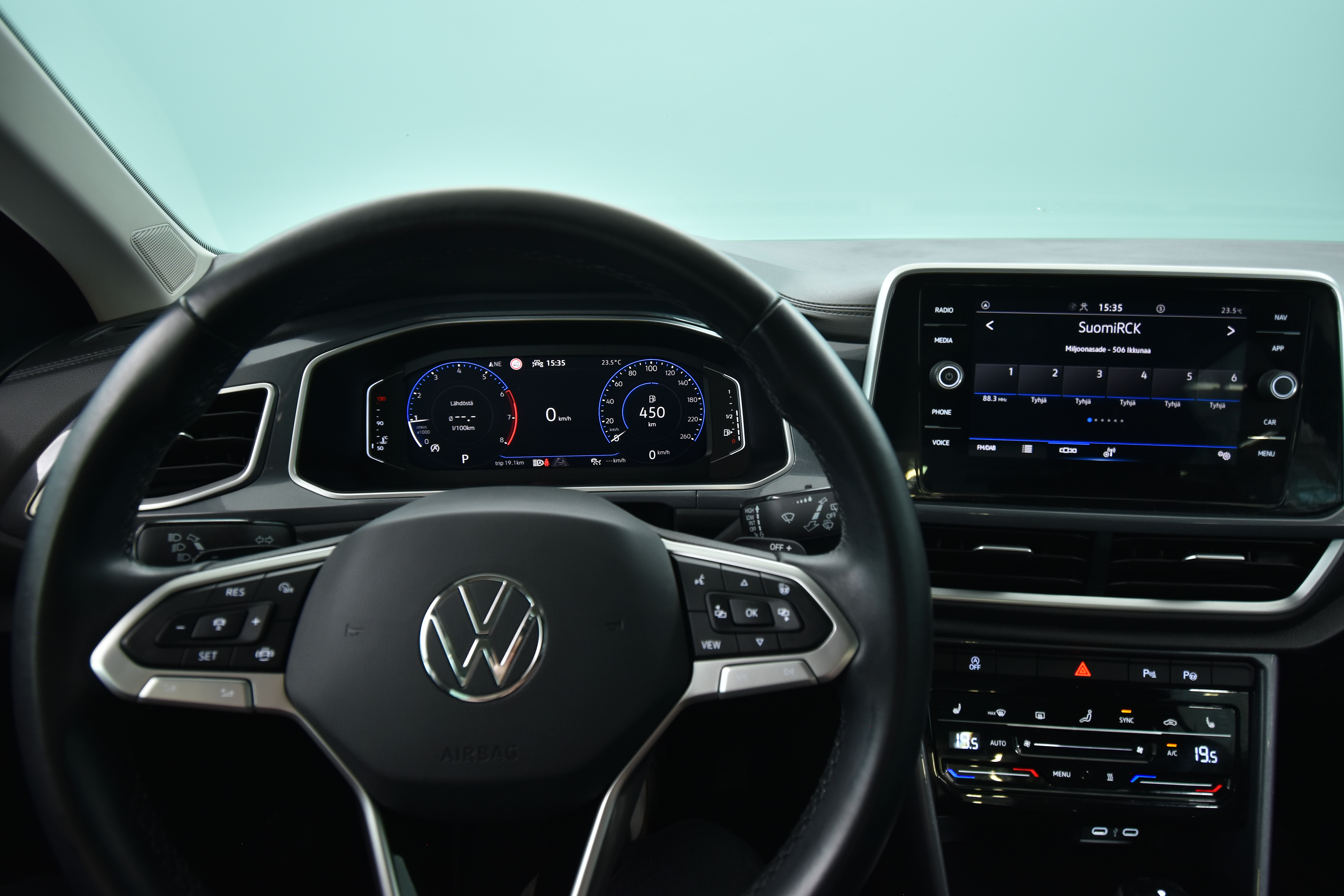 VOLKSWAGEN T-Roc 2024
