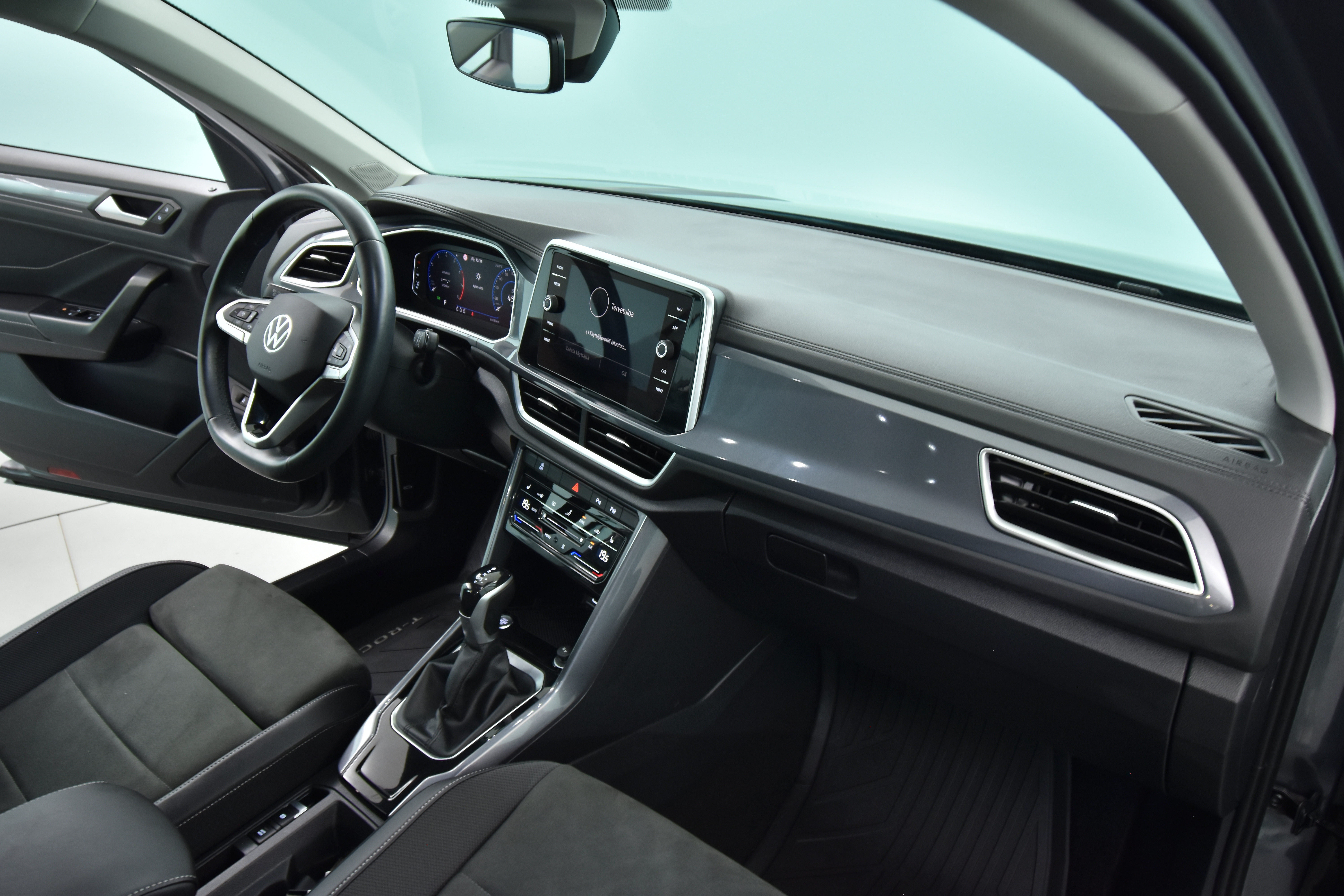 VOLKSWAGEN T-Roc 2024