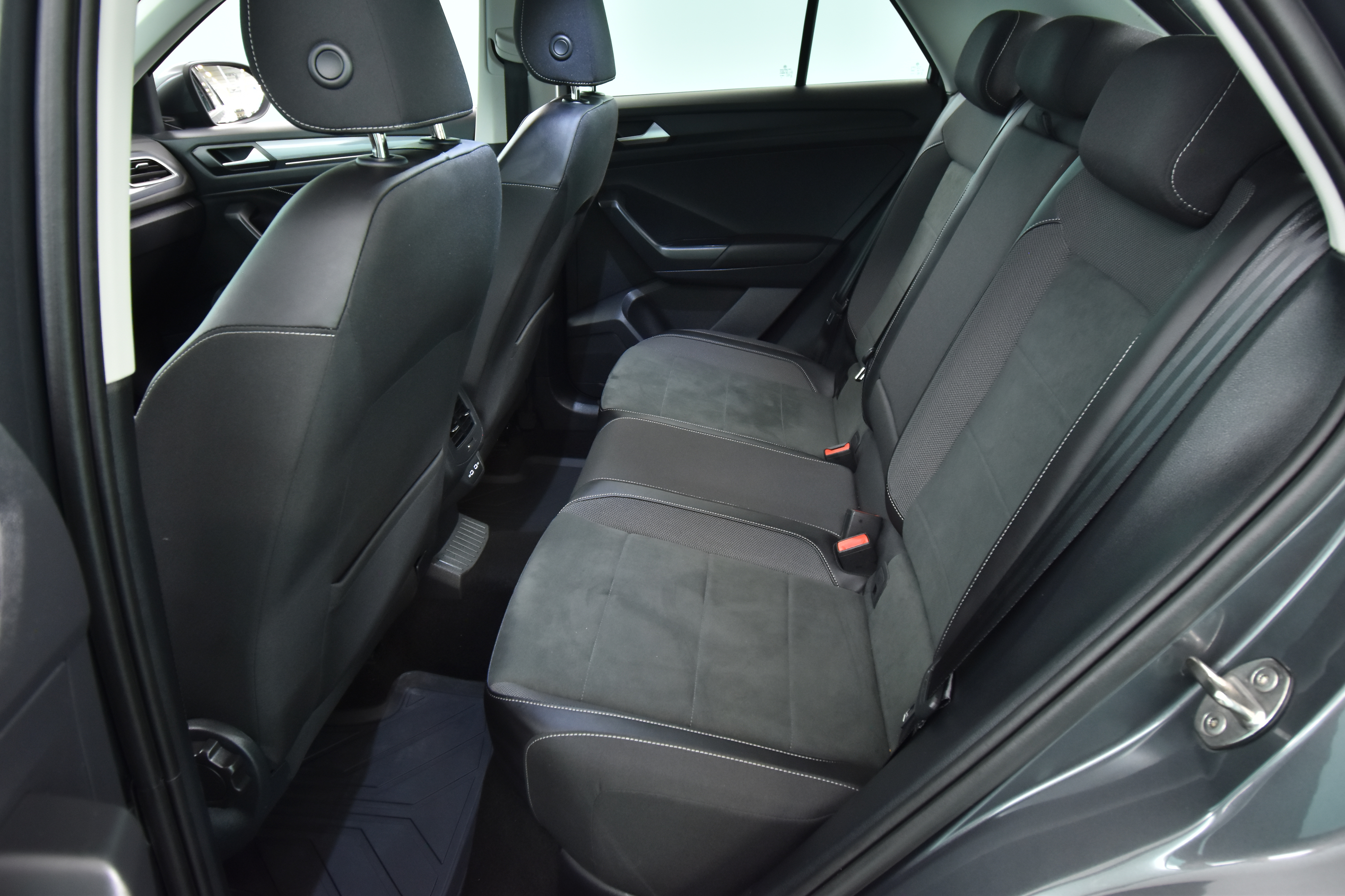 VOLKSWAGEN T-Roc 2024