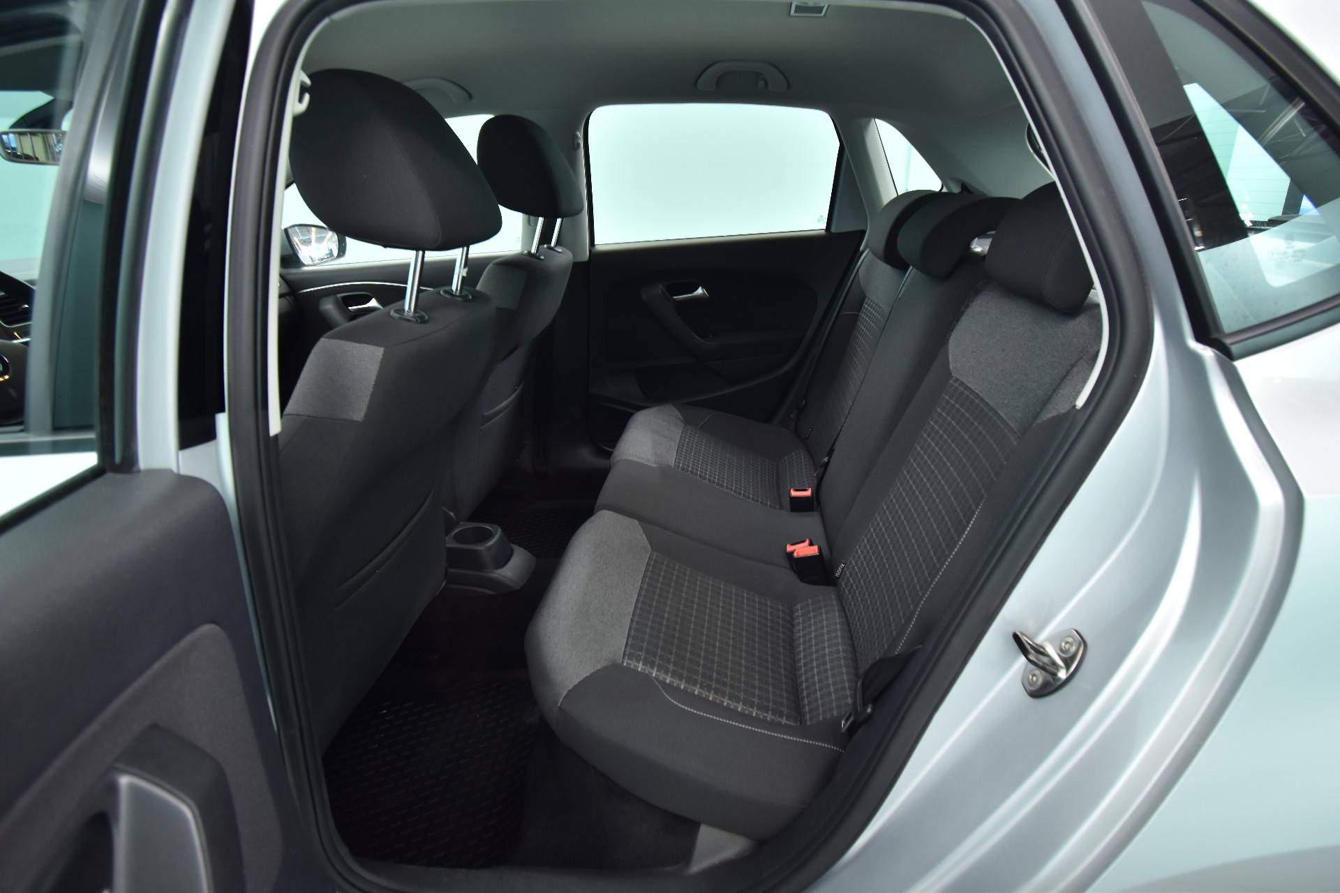 VOLKSWAGEN Polo 2015