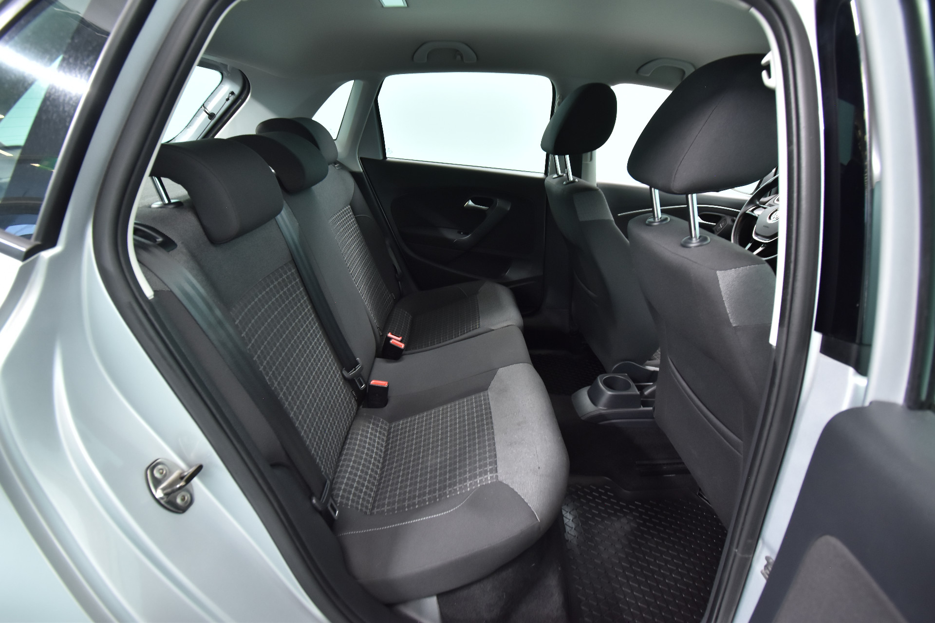 VOLKSWAGEN Polo 2015